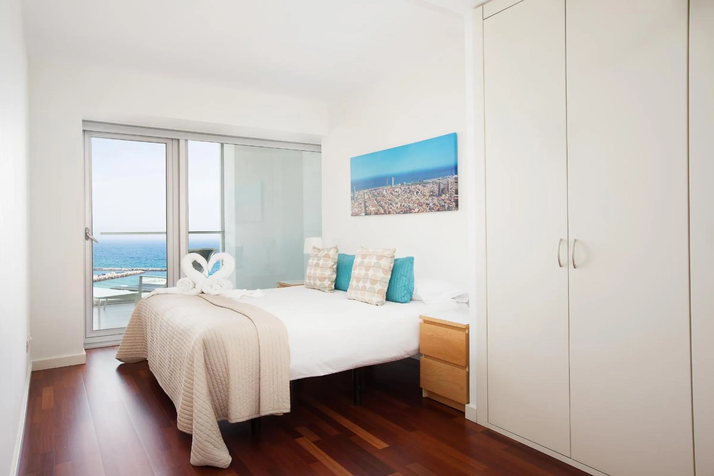 Bedroom, Bed in Rent Top Apartments Beach-Diagonal Mar