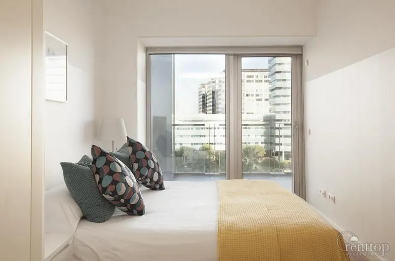 Bed in Rent Top Apartments Beach-Diagonal Mar
