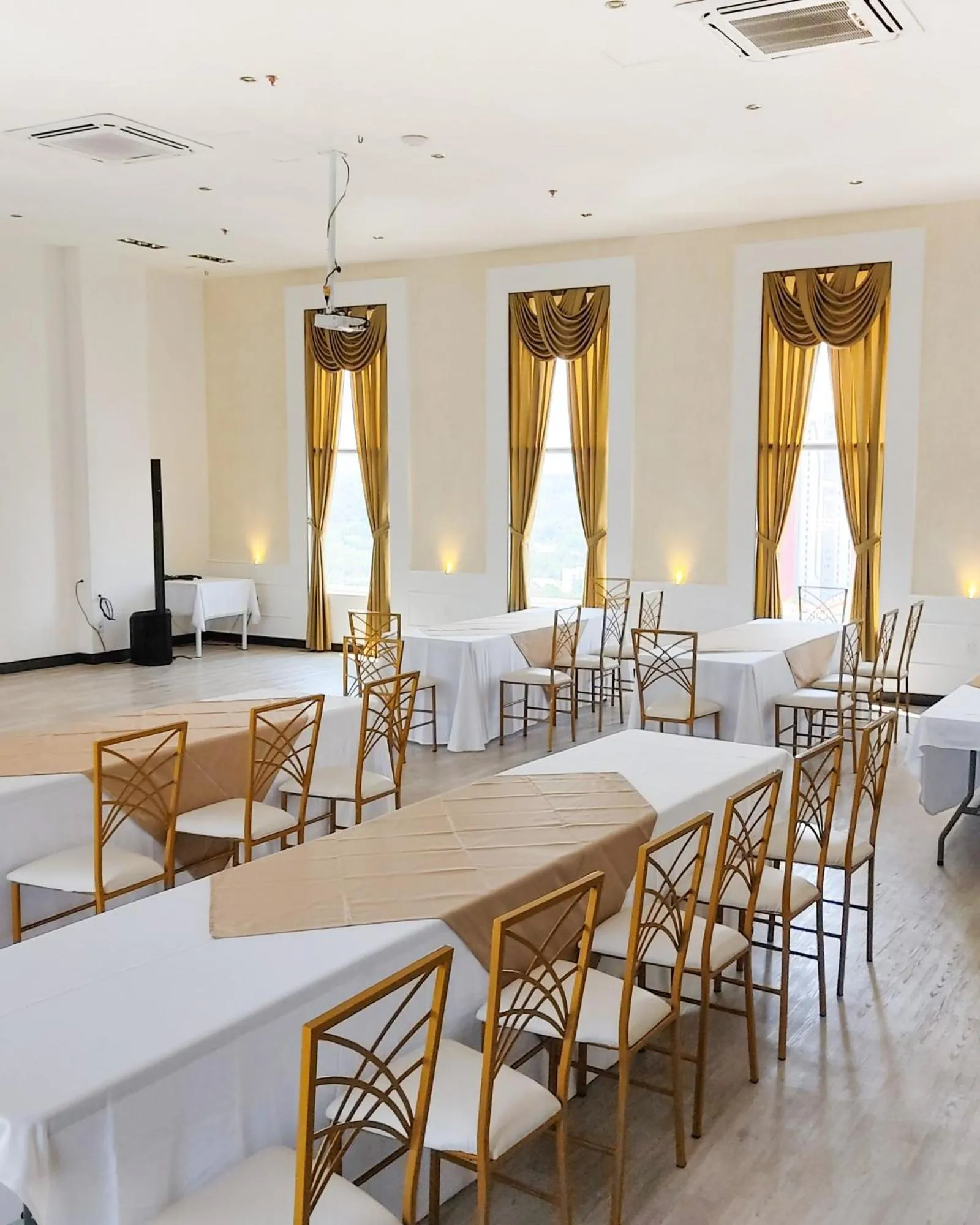 Banquet/Function facilities in Hotel Roseliere Bucaramanga