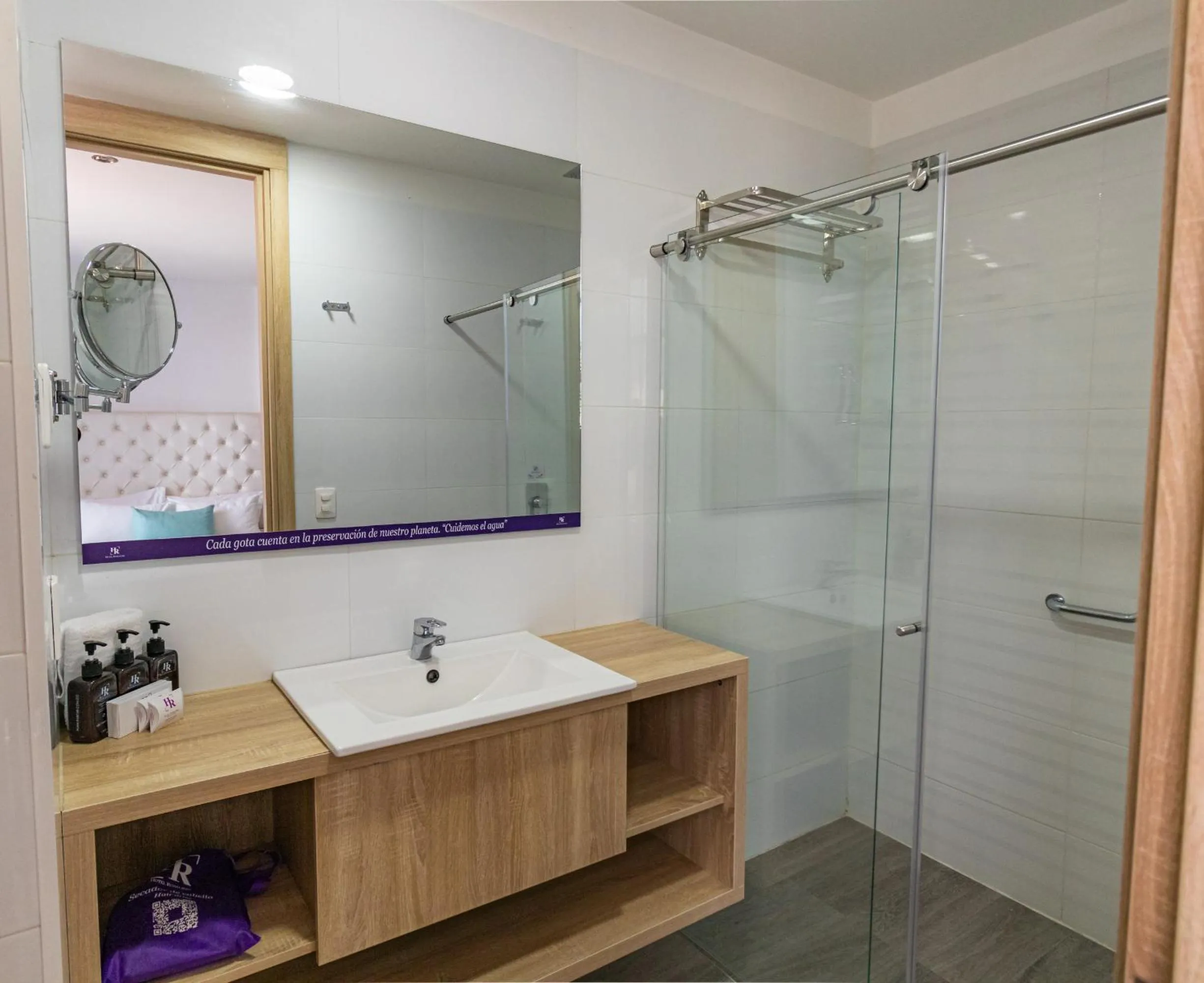 Shower in Hotel Roseliere Bucaramanga