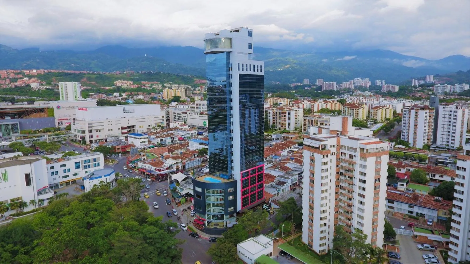 Property building in Hotel Roseliere Bucaramanga