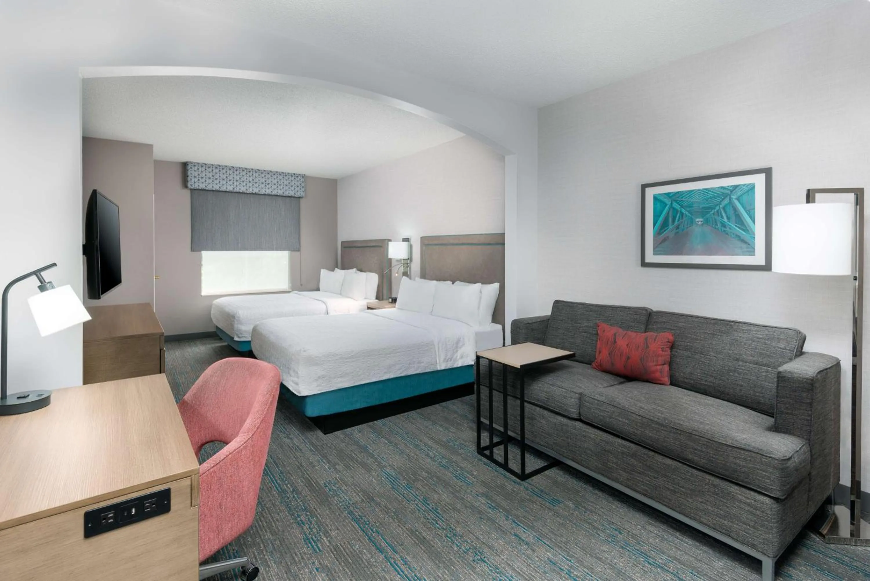 Bedroom, Bed in Hampton Inn Boston Bedford Burlington