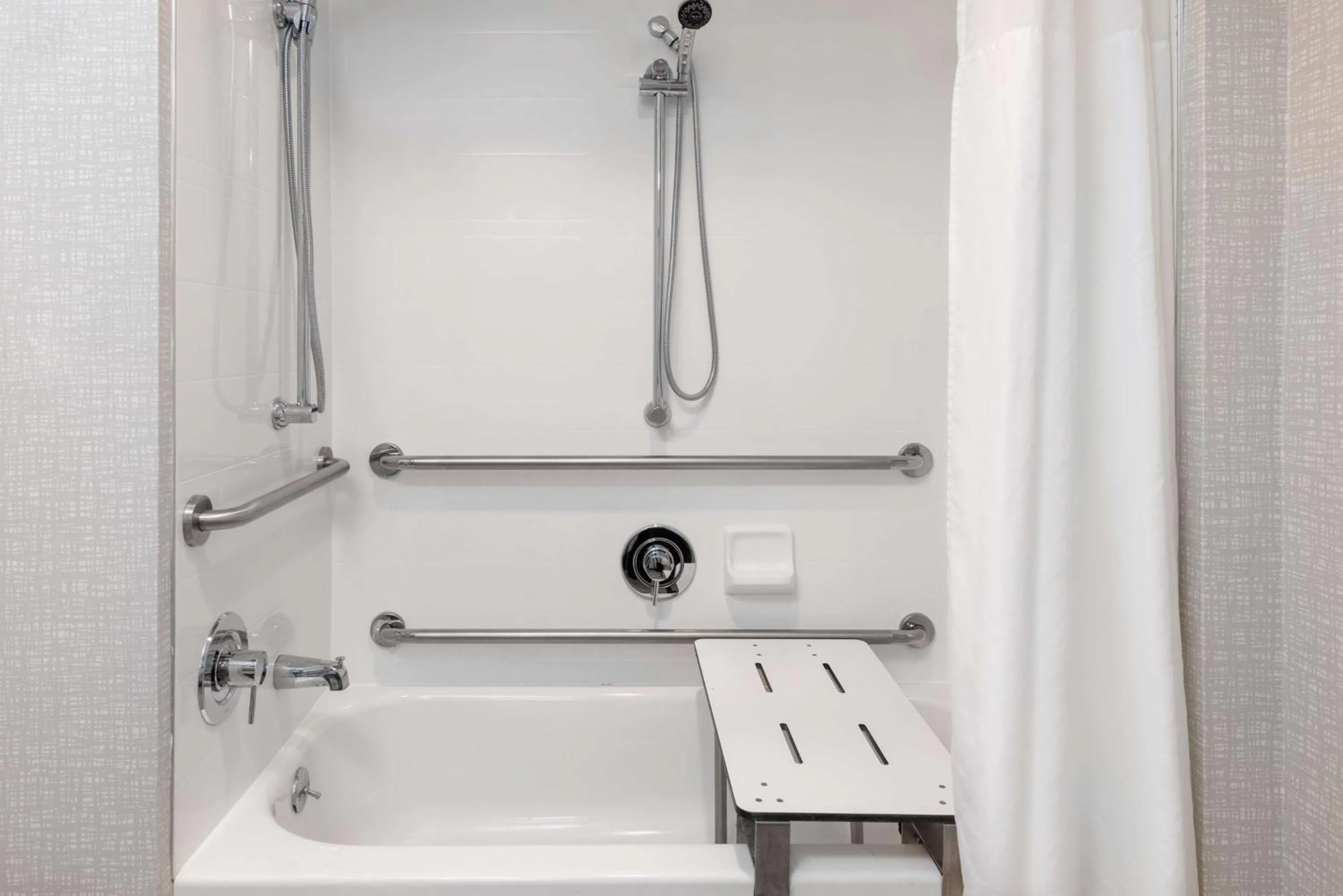 Bathroom in Hampton Inn Boston Bedford Burlington