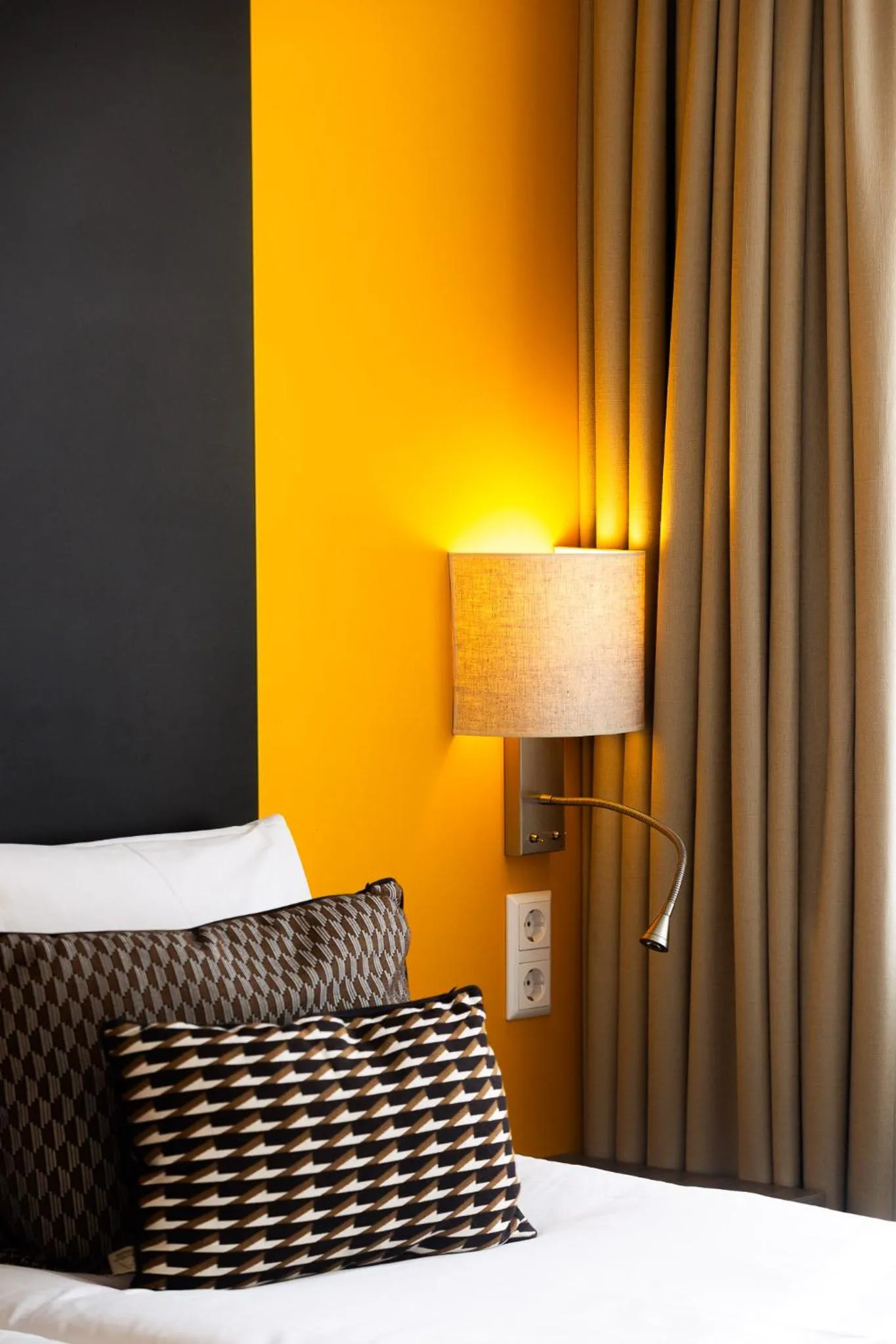 Bed in City Hotel Gouda, WorldHotels Crafted Collection