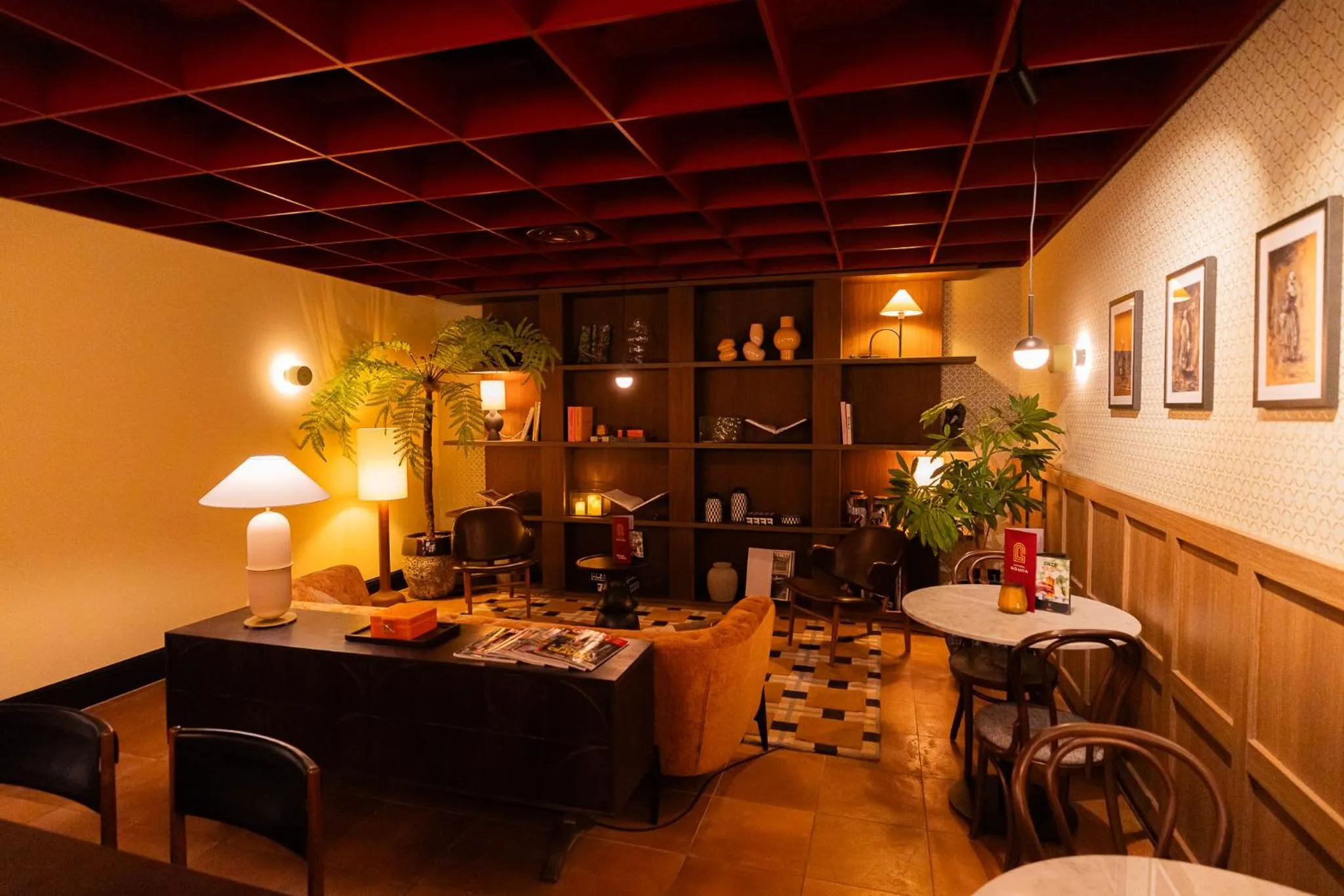 Lounge or bar in City Hotel Gouda, WorldHotels Crafted Collection