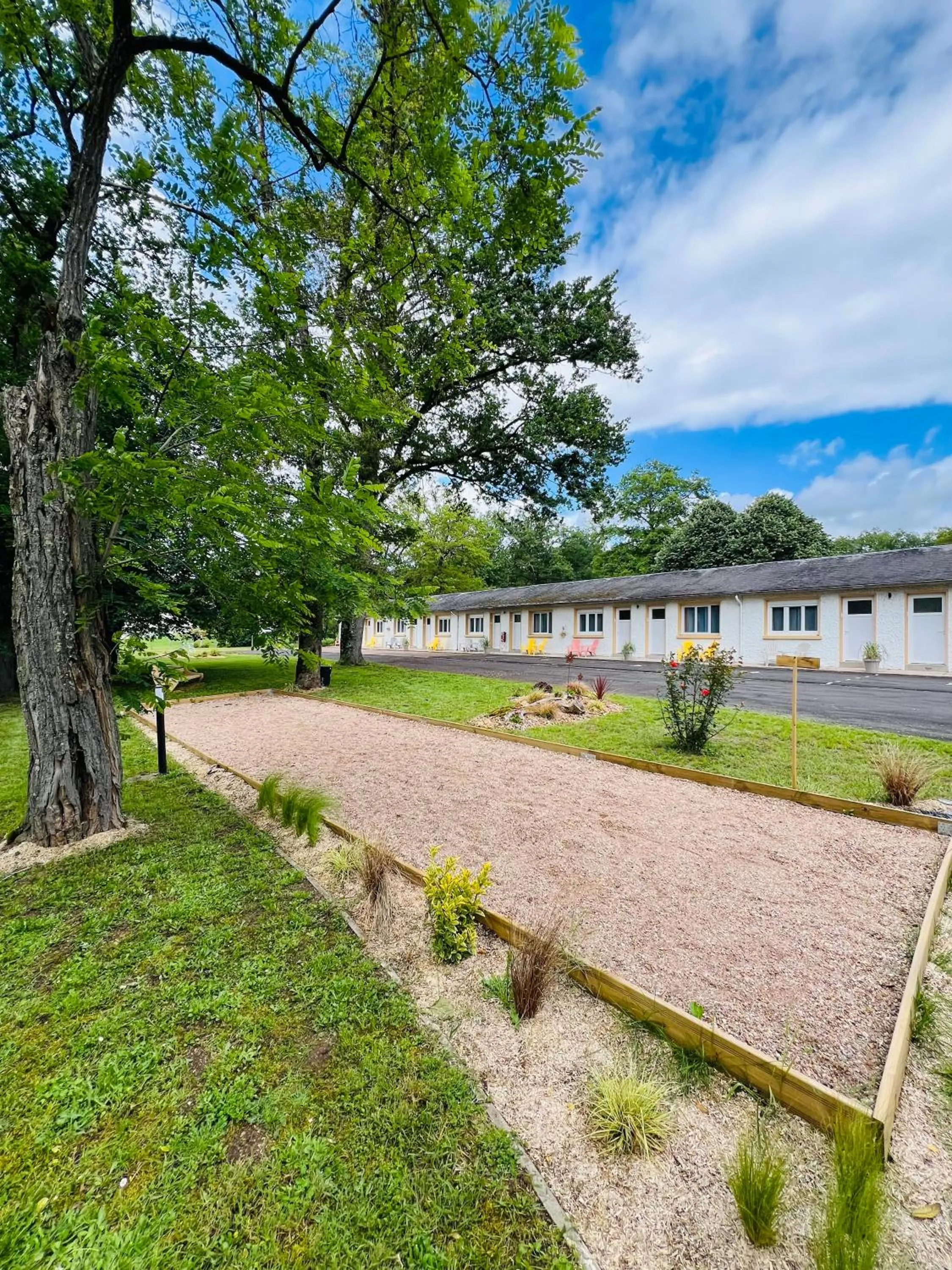 Garden in Motel Les Broussailles