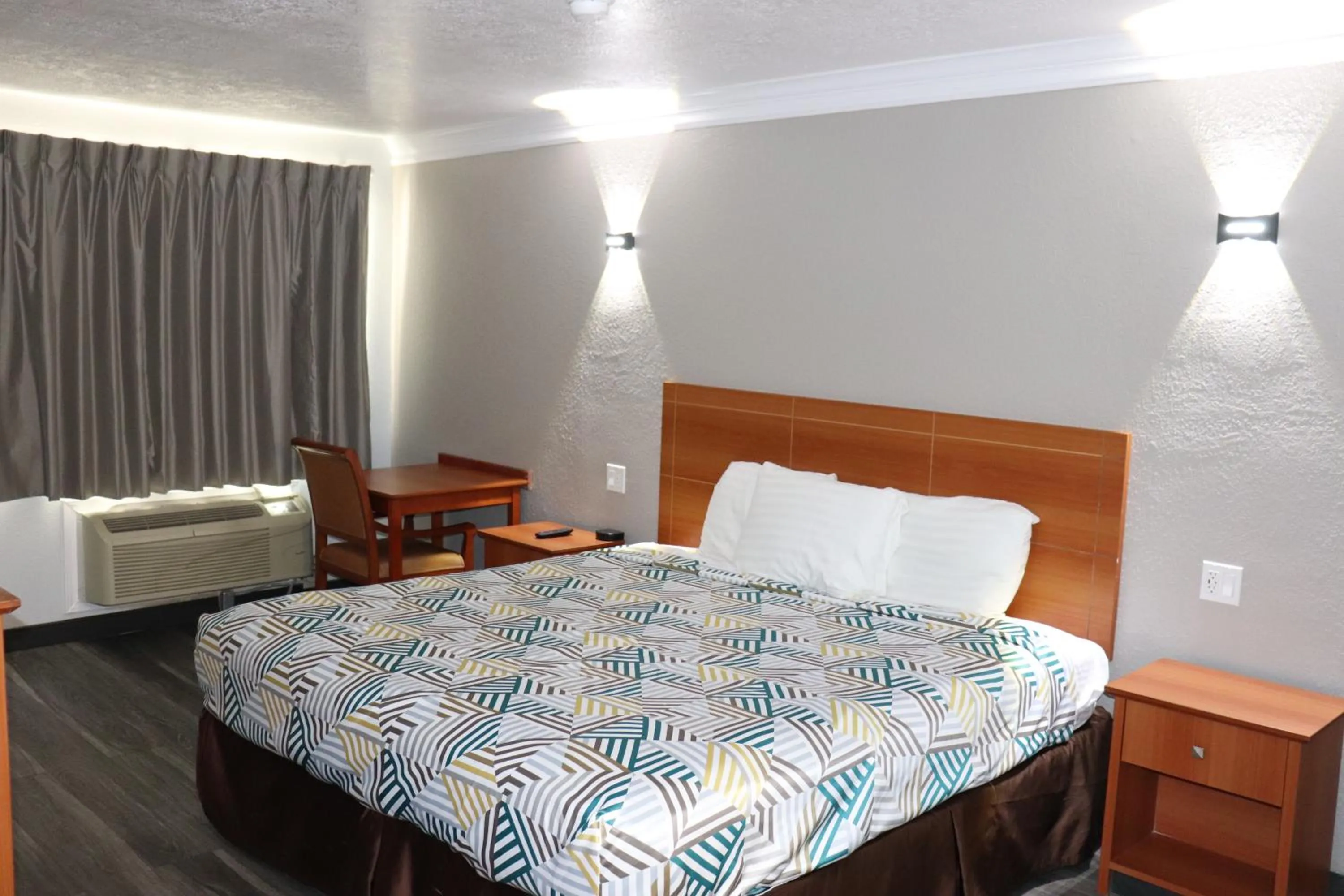 Bed in Motel 6-Alvin, TX