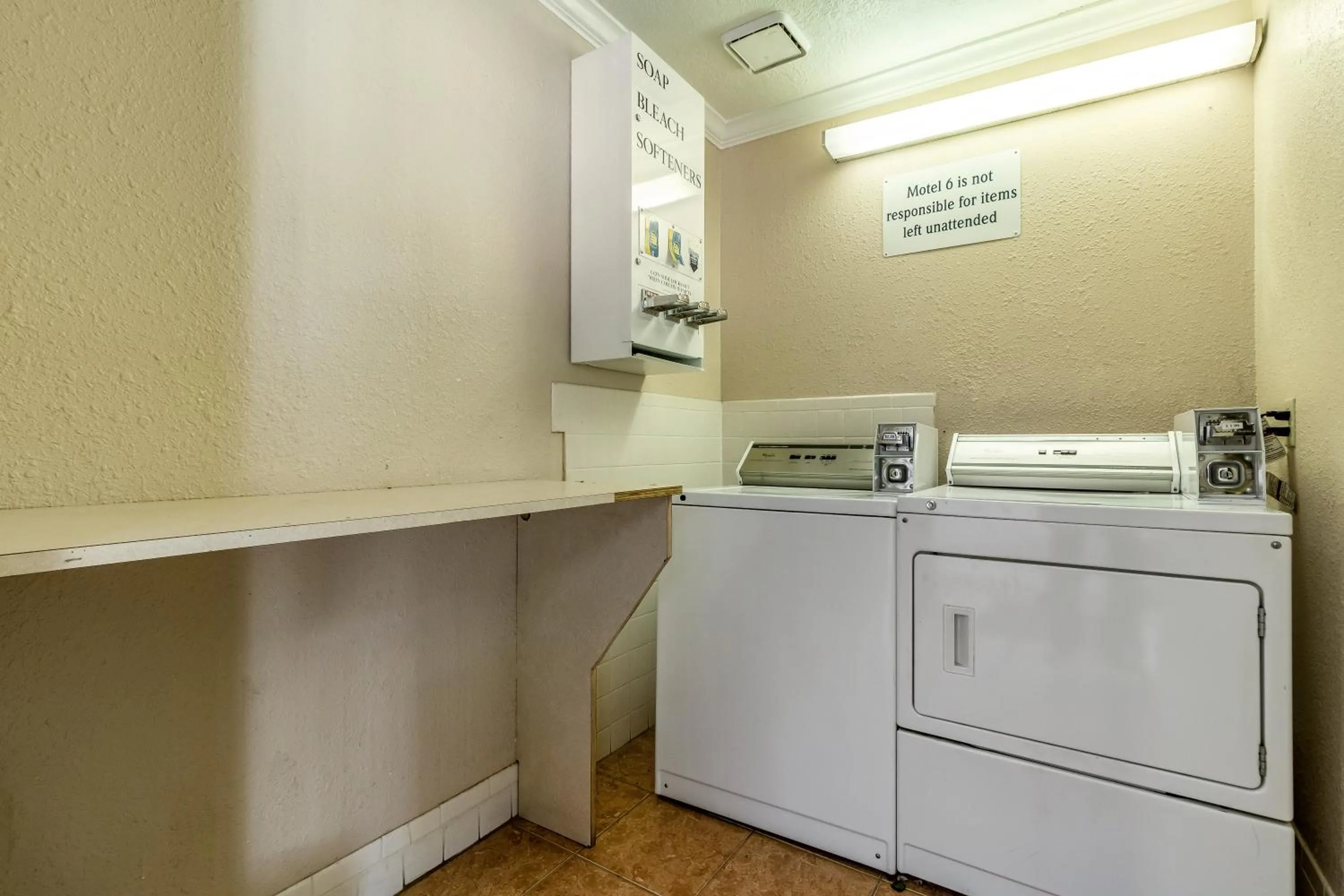 washing machine in Motel 6-Alvin, TX