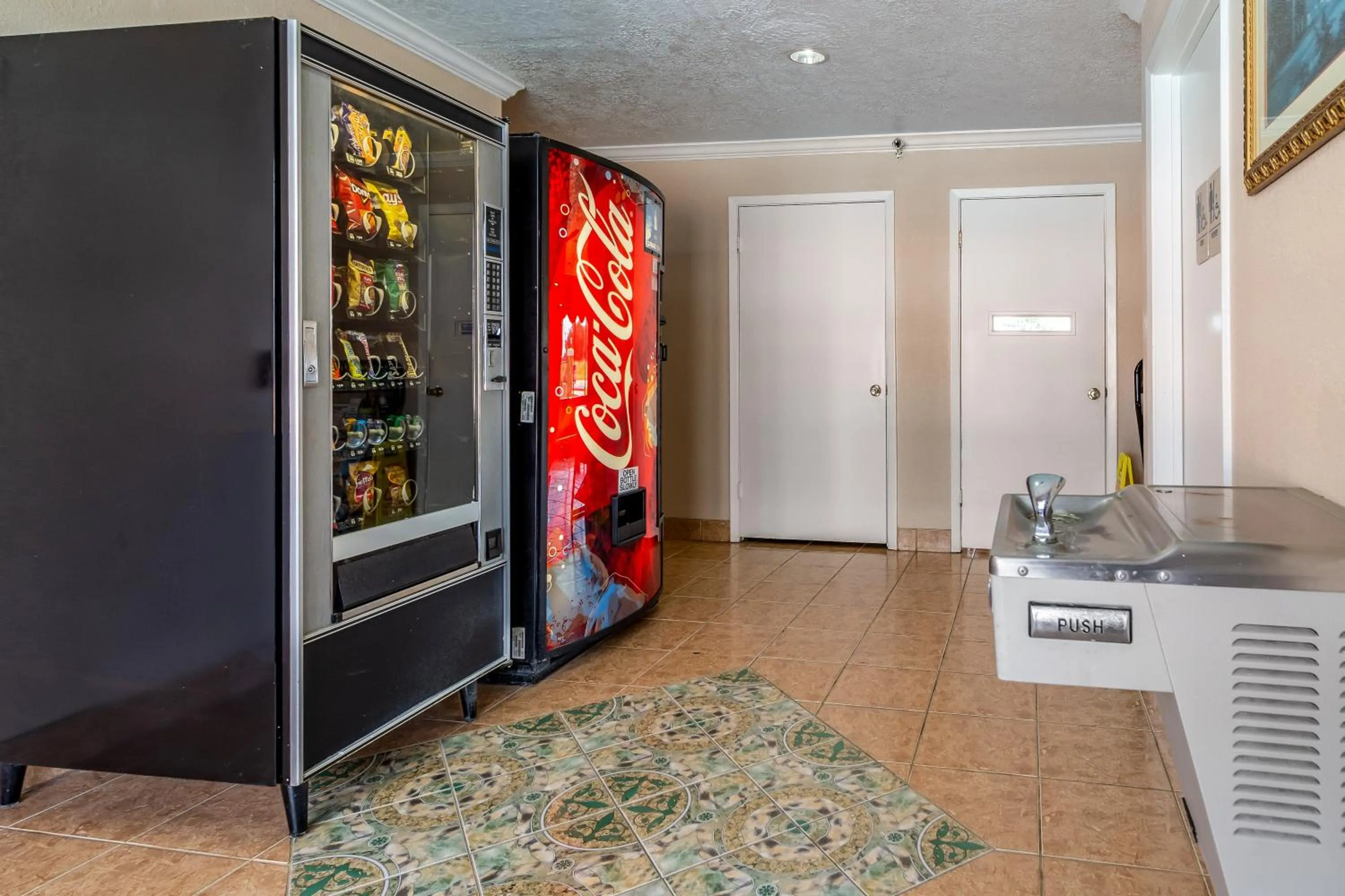 vending machine in Motel 6-Alvin, TX