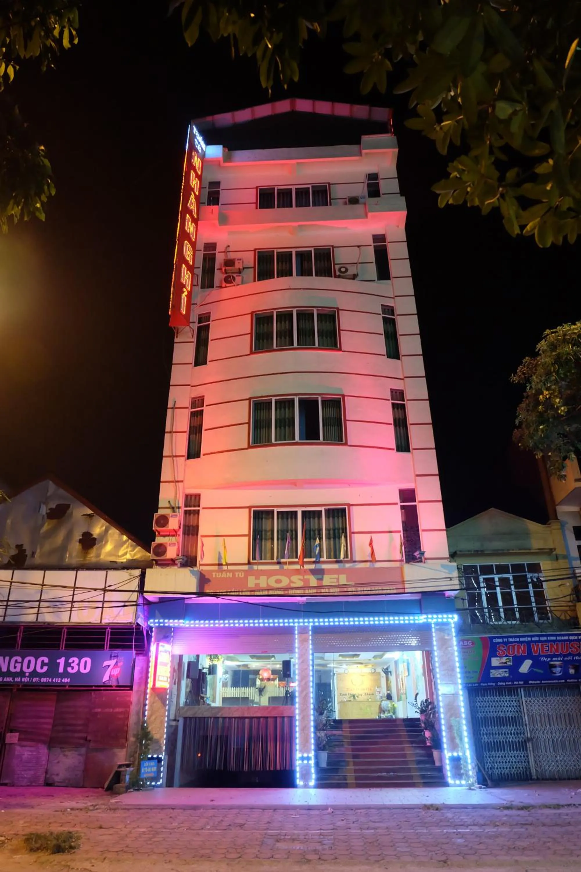 Property building in Tuan Tu Hotel