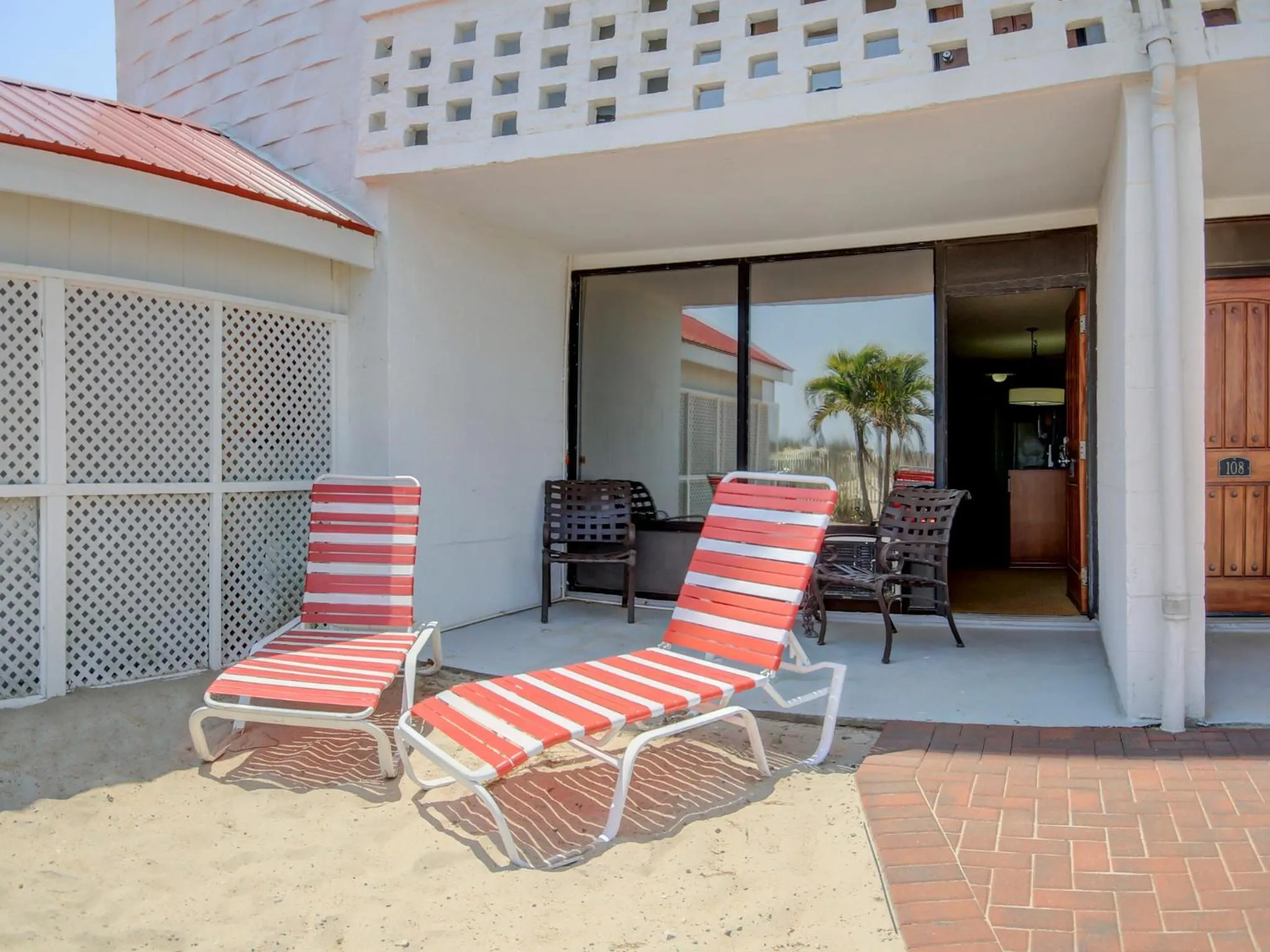 Property building in Castle in the Sand