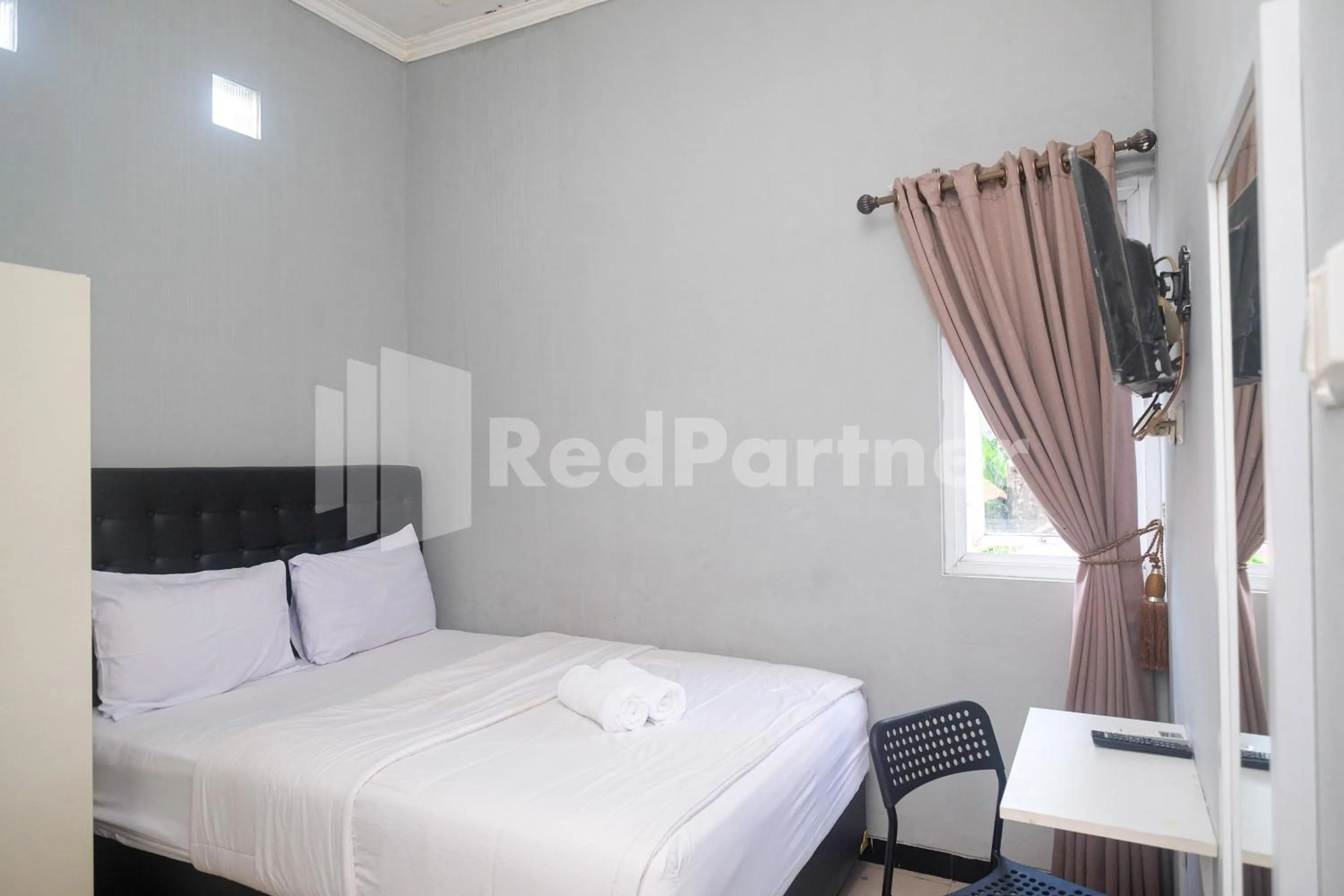 Bed in Griya Loka 1 Syariah Near RSUD Dr Kariadi Mitra RedDoorz