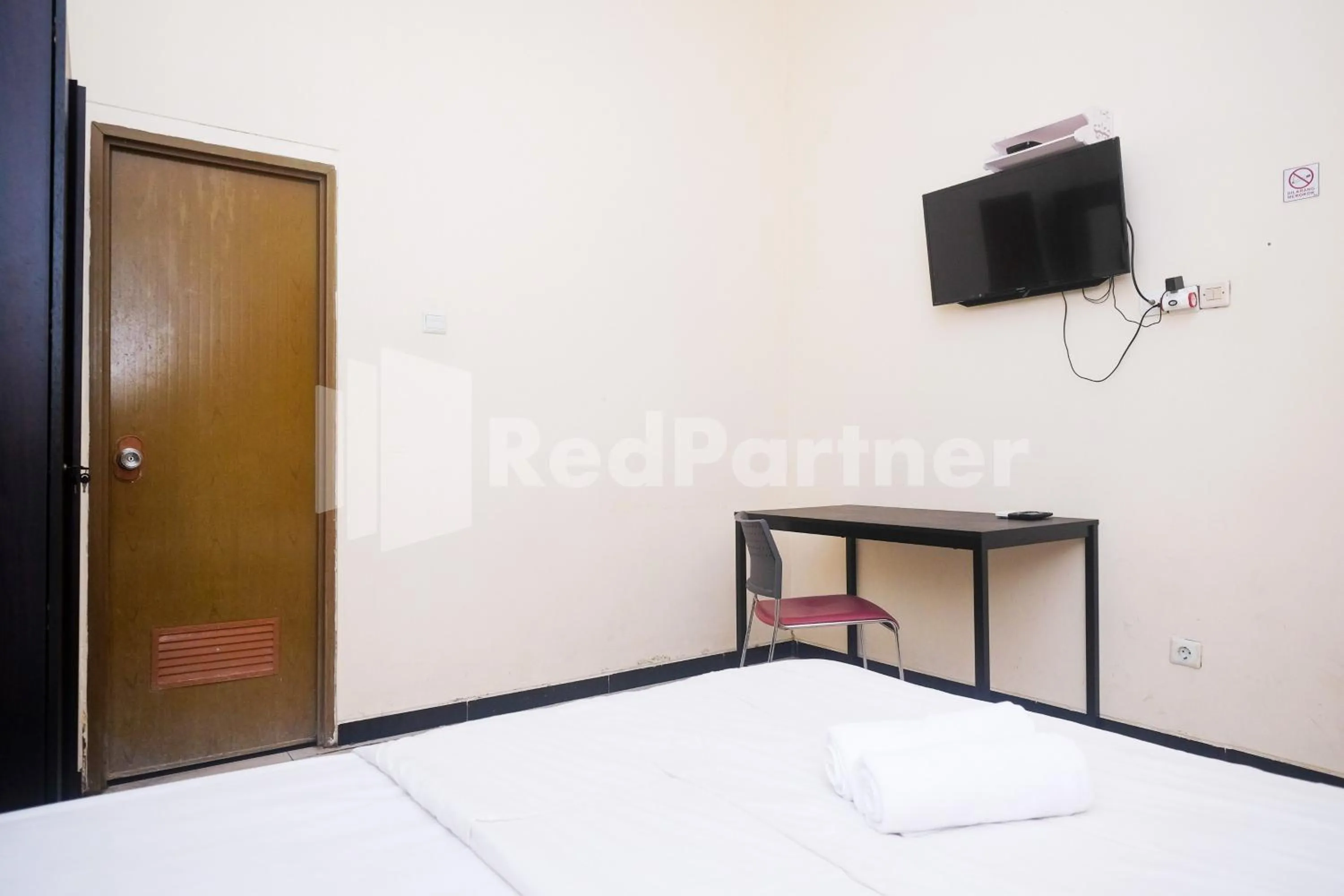 Bedroom, Bed in Griya Loka 1 Syariah Near RSUD Dr Kariadi Mitra RedDoorz