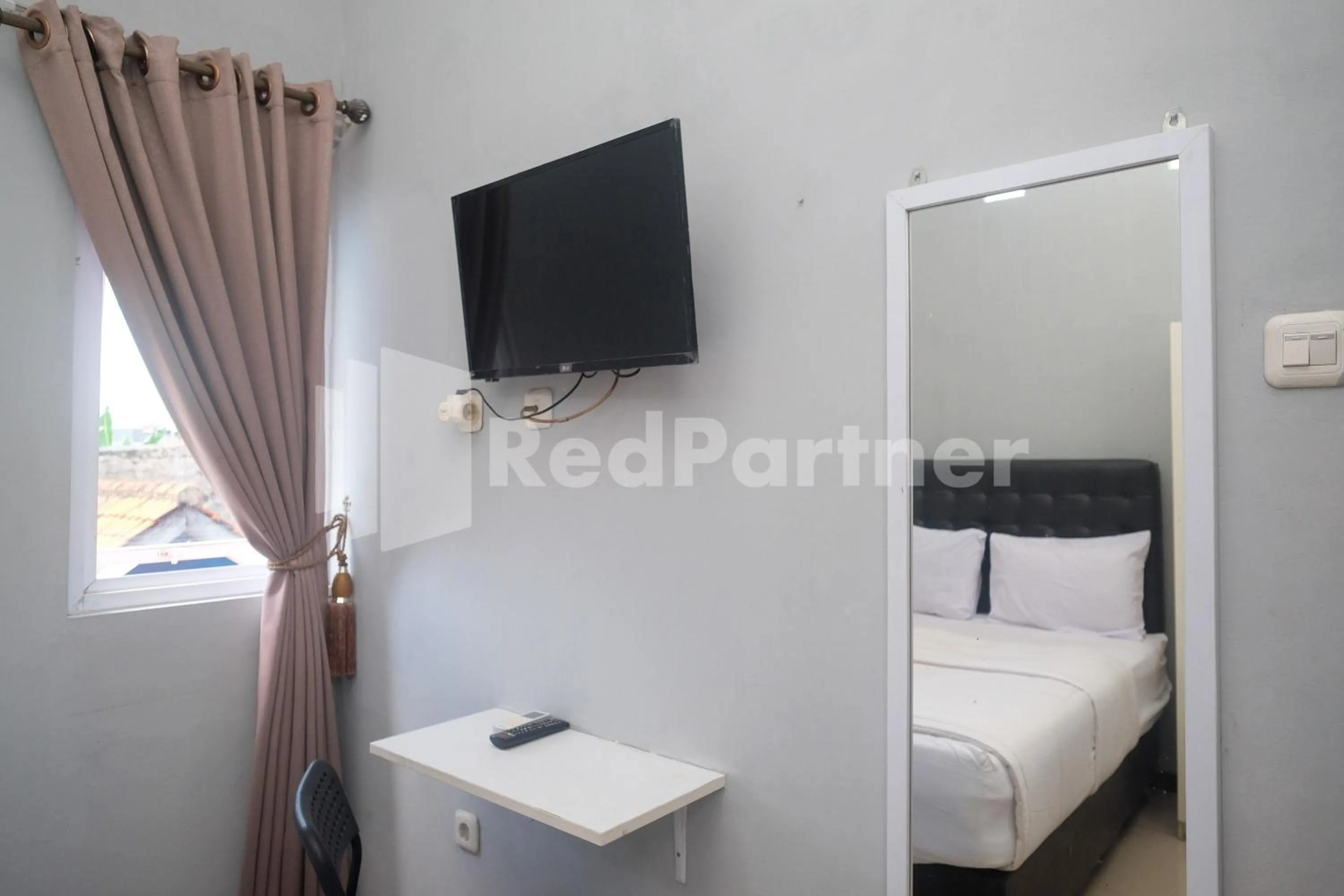 Bed in Griya Loka 1 Syariah Near RSUD Dr Kariadi Mitra RedDoorz