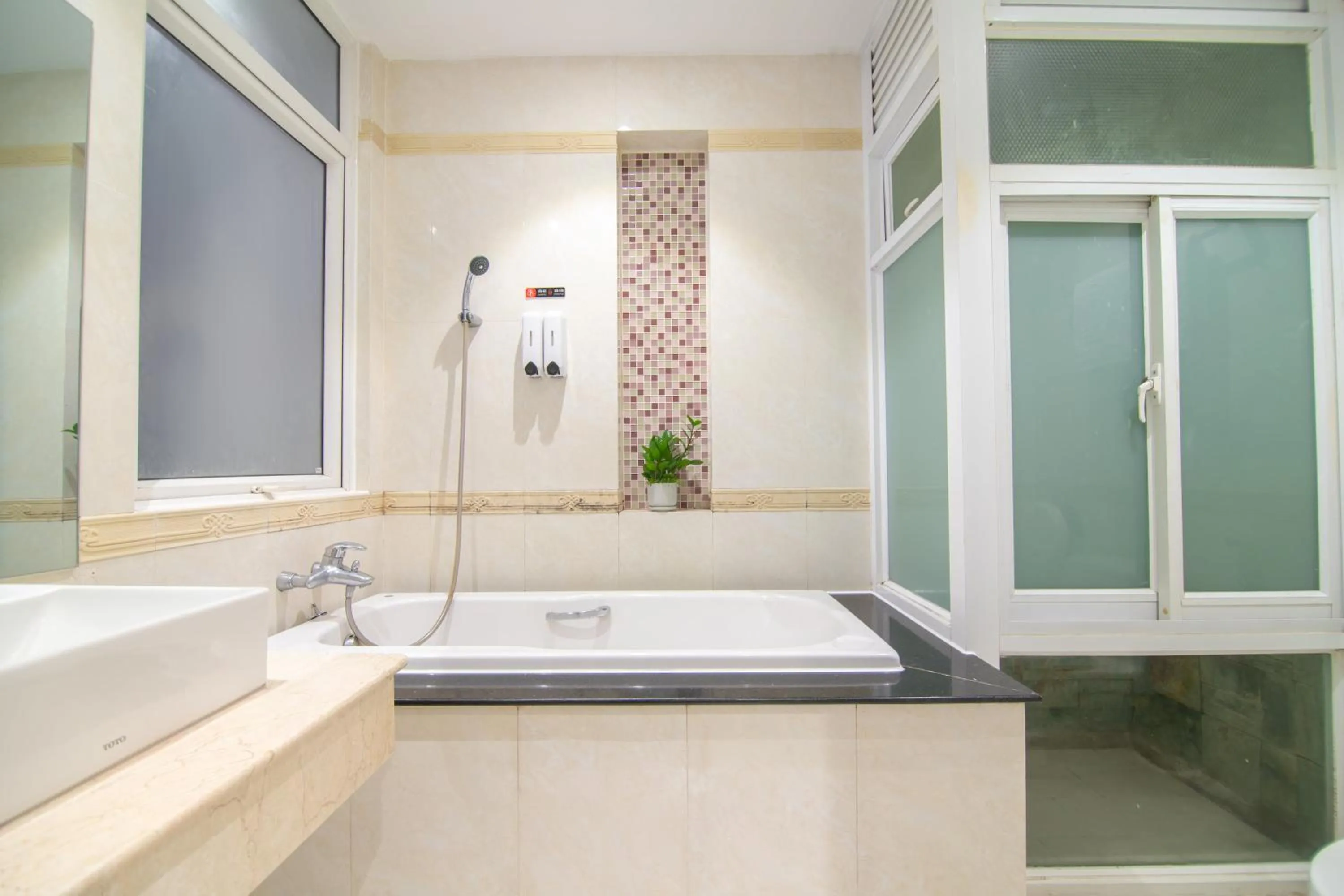 Bin Bin Hotel 6 - Near SECC D7