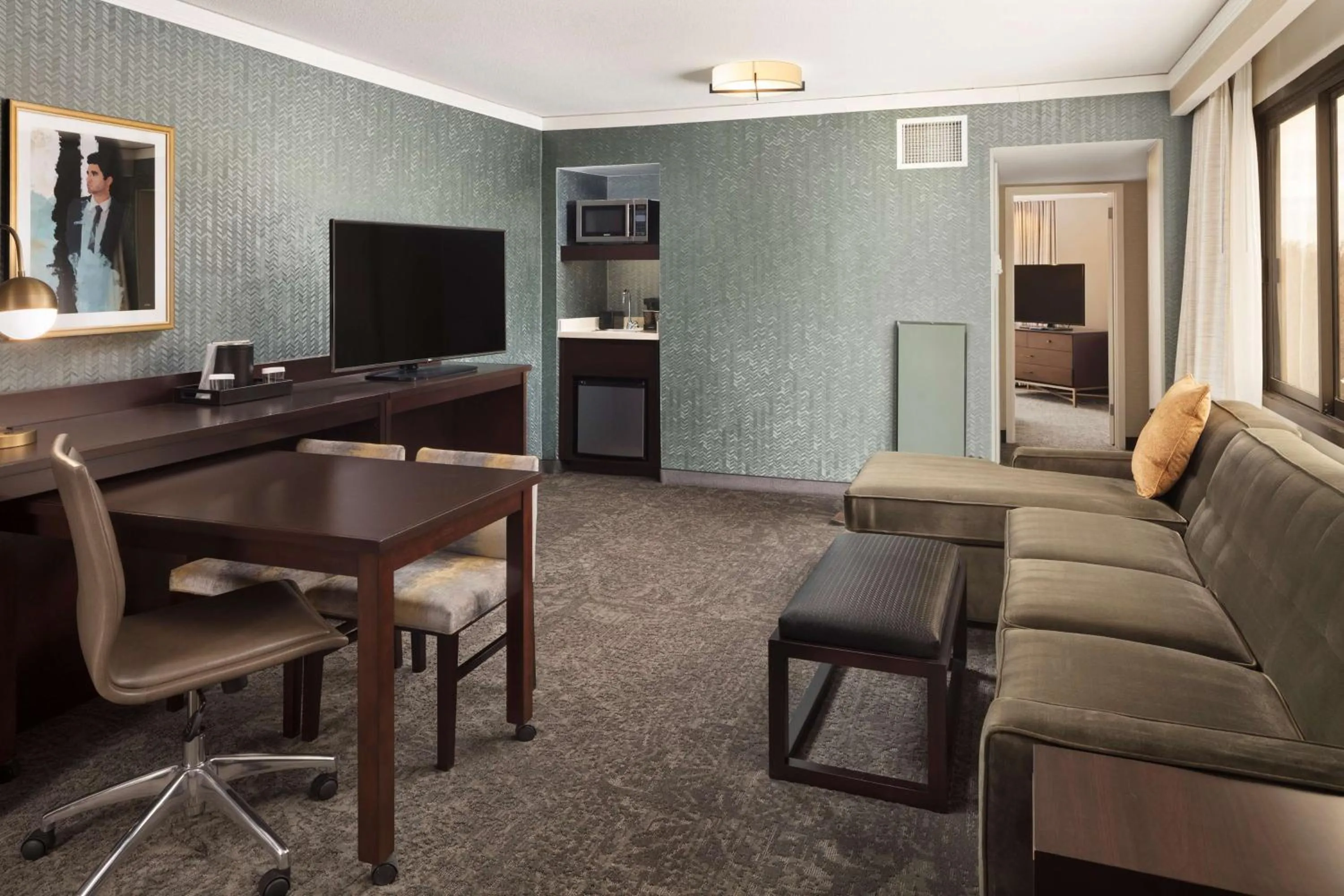 Bedroom in Embassy Suites Tysons Corner