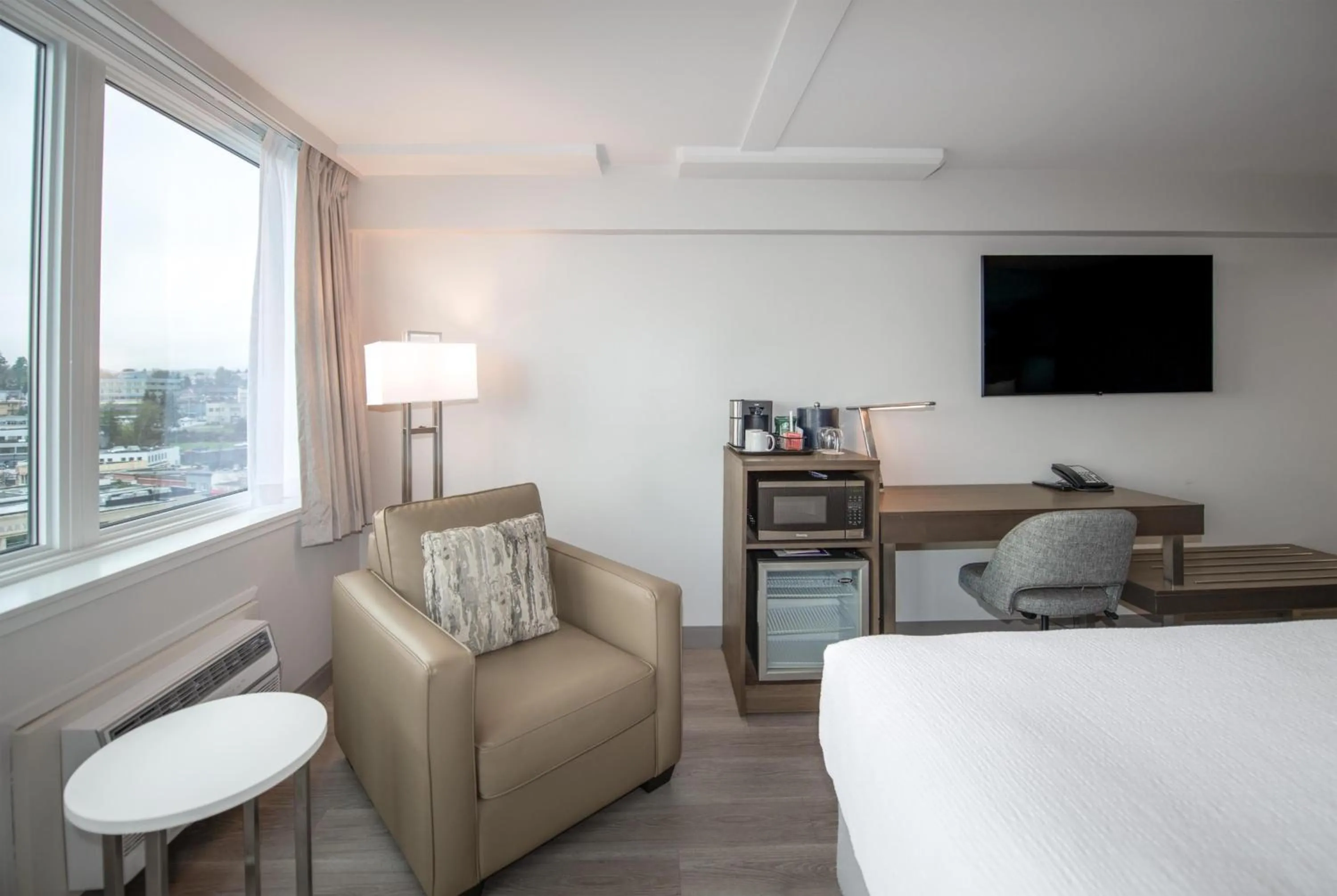 Bedroom, Bed in Coast Bastion Hotel