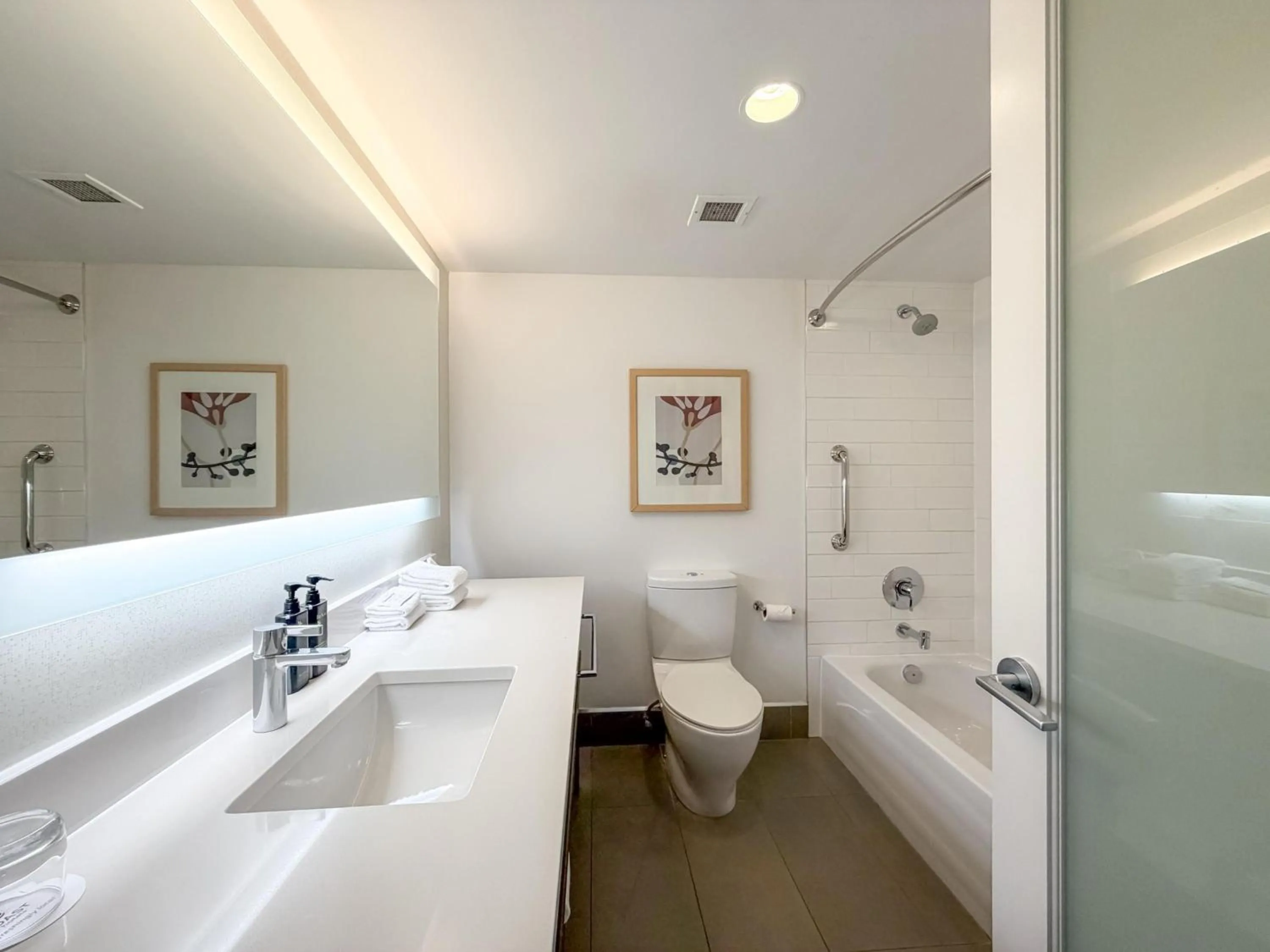 Bathroom in Coast Bastion Hotel