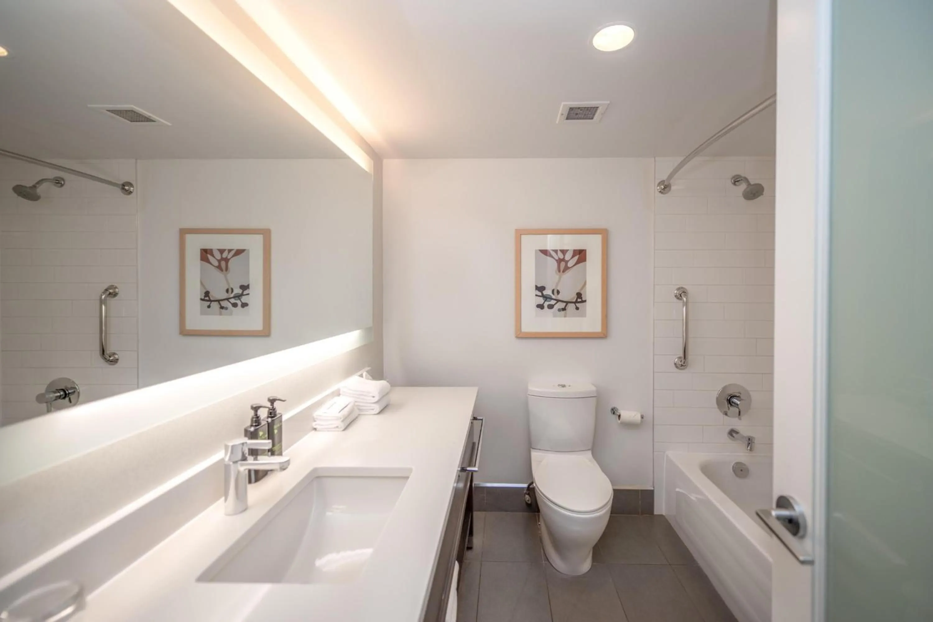 Bathroom in Coast Bastion Hotel