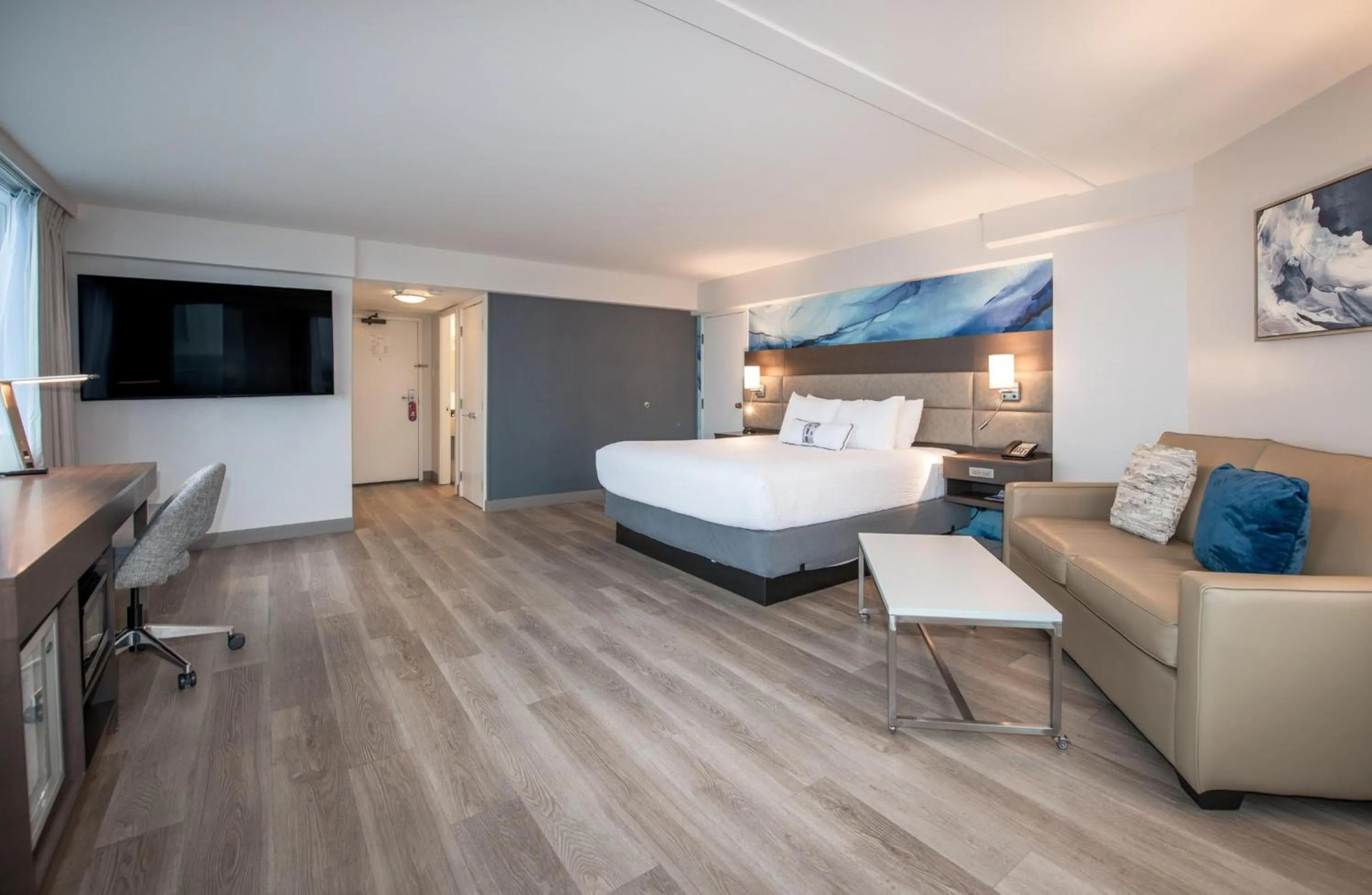 Bedroom, Bed in Coast Bastion Hotel