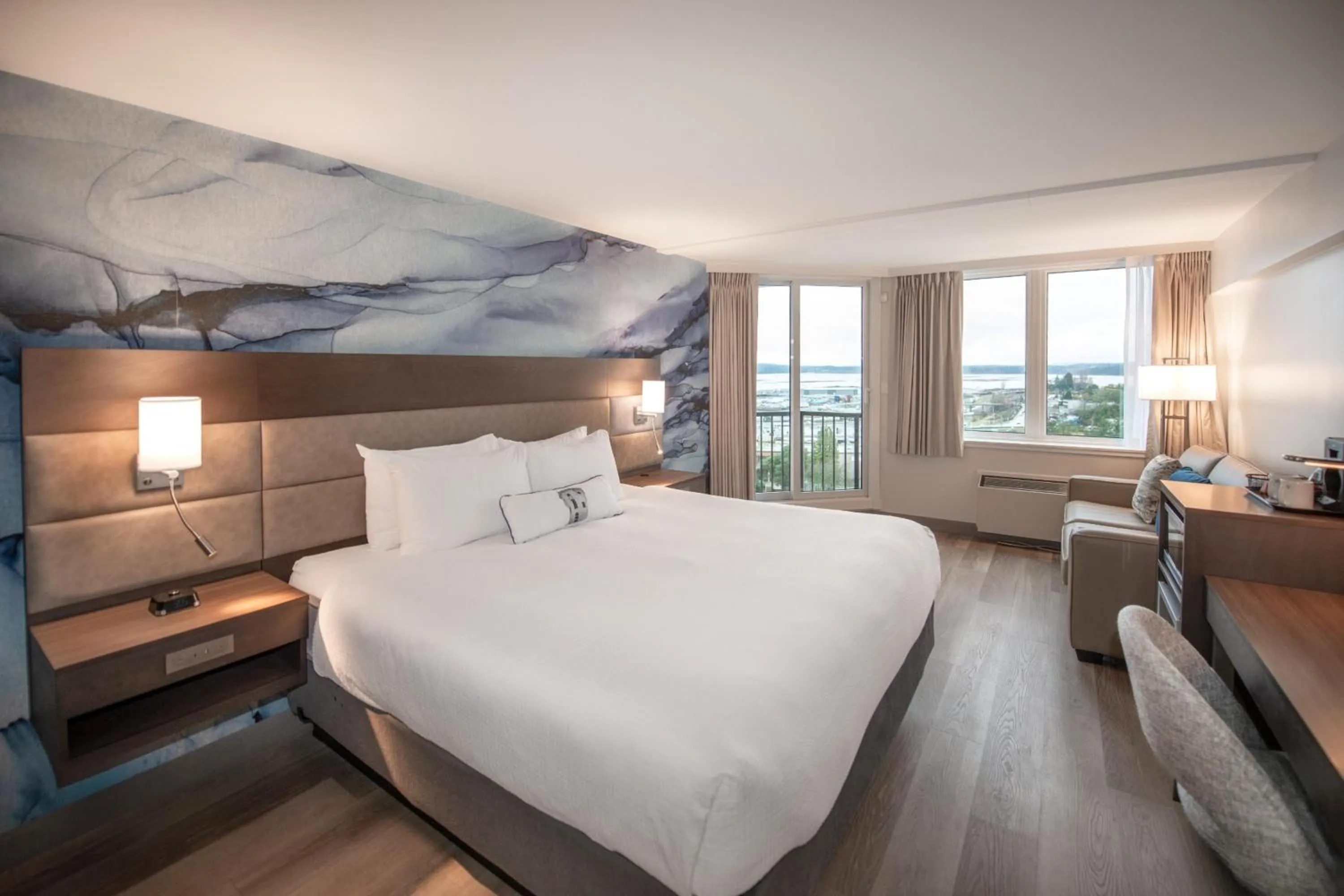 Bedroom, Bed in Coast Bastion Hotel