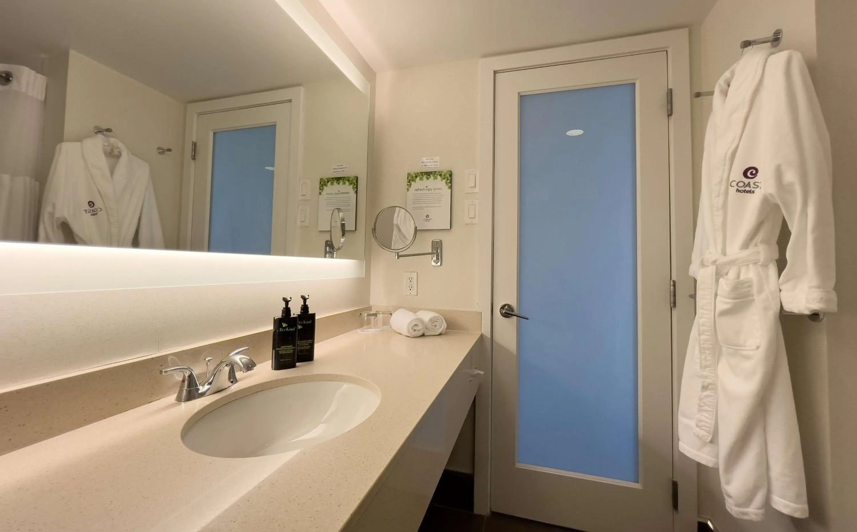 Bathroom in Coast Bastion Hotel