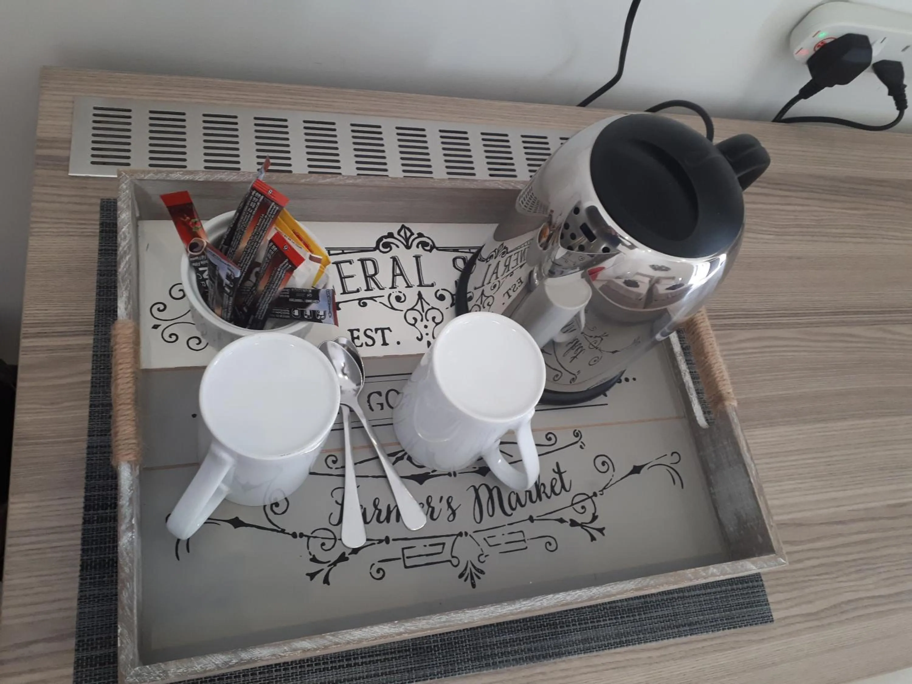 Coffee/tea facilities in Fauzia B&B