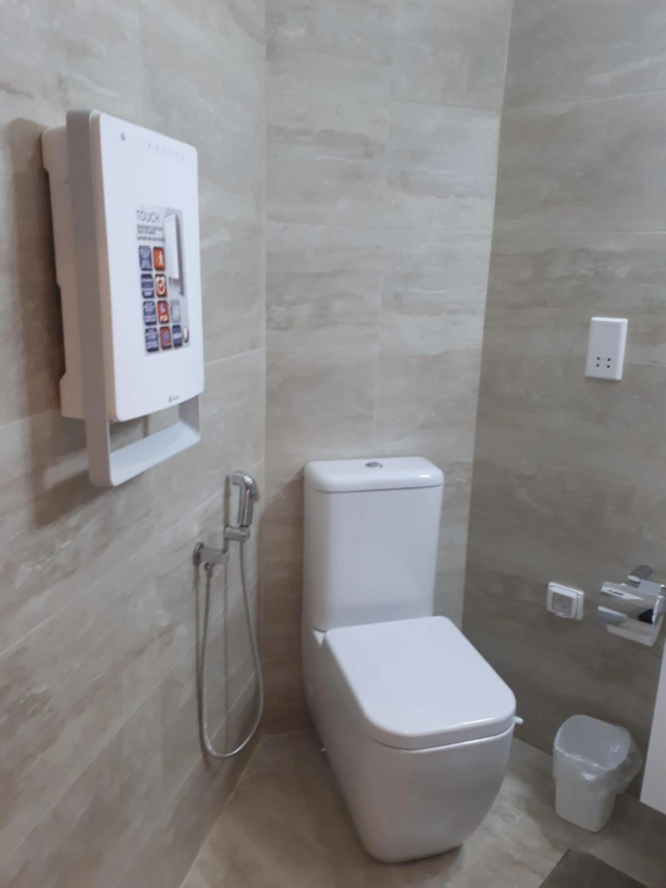 Toilet in Fauzia B&B