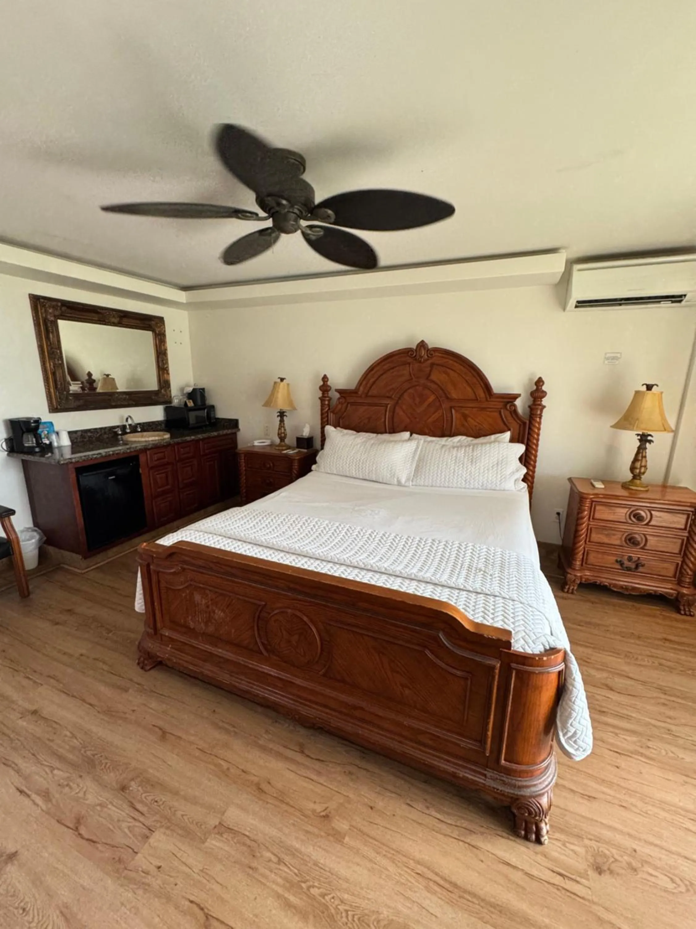 Bed in Hotel Coral Reef