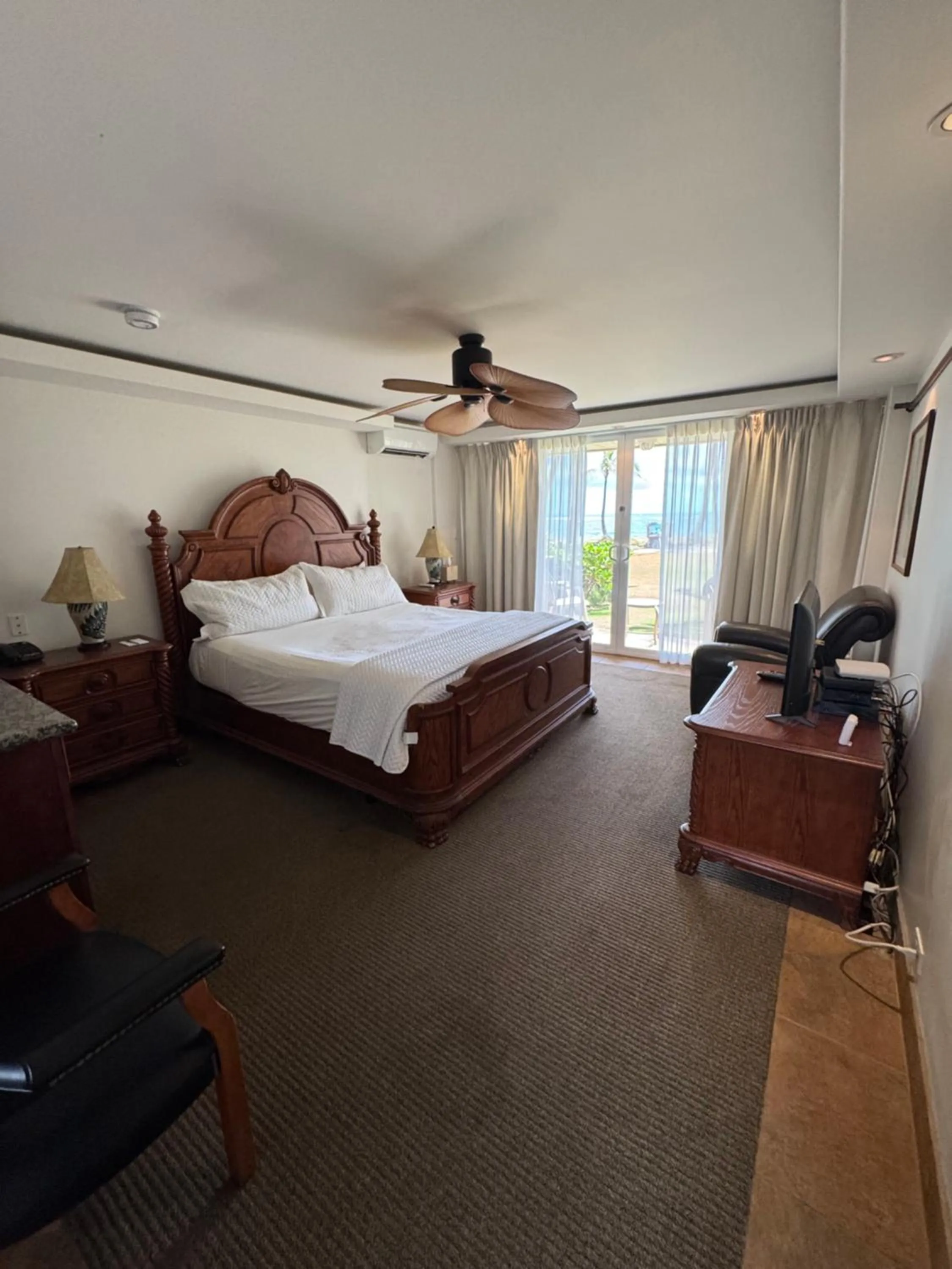 Photo of the whole room, Bed in Hotel Coral Reef