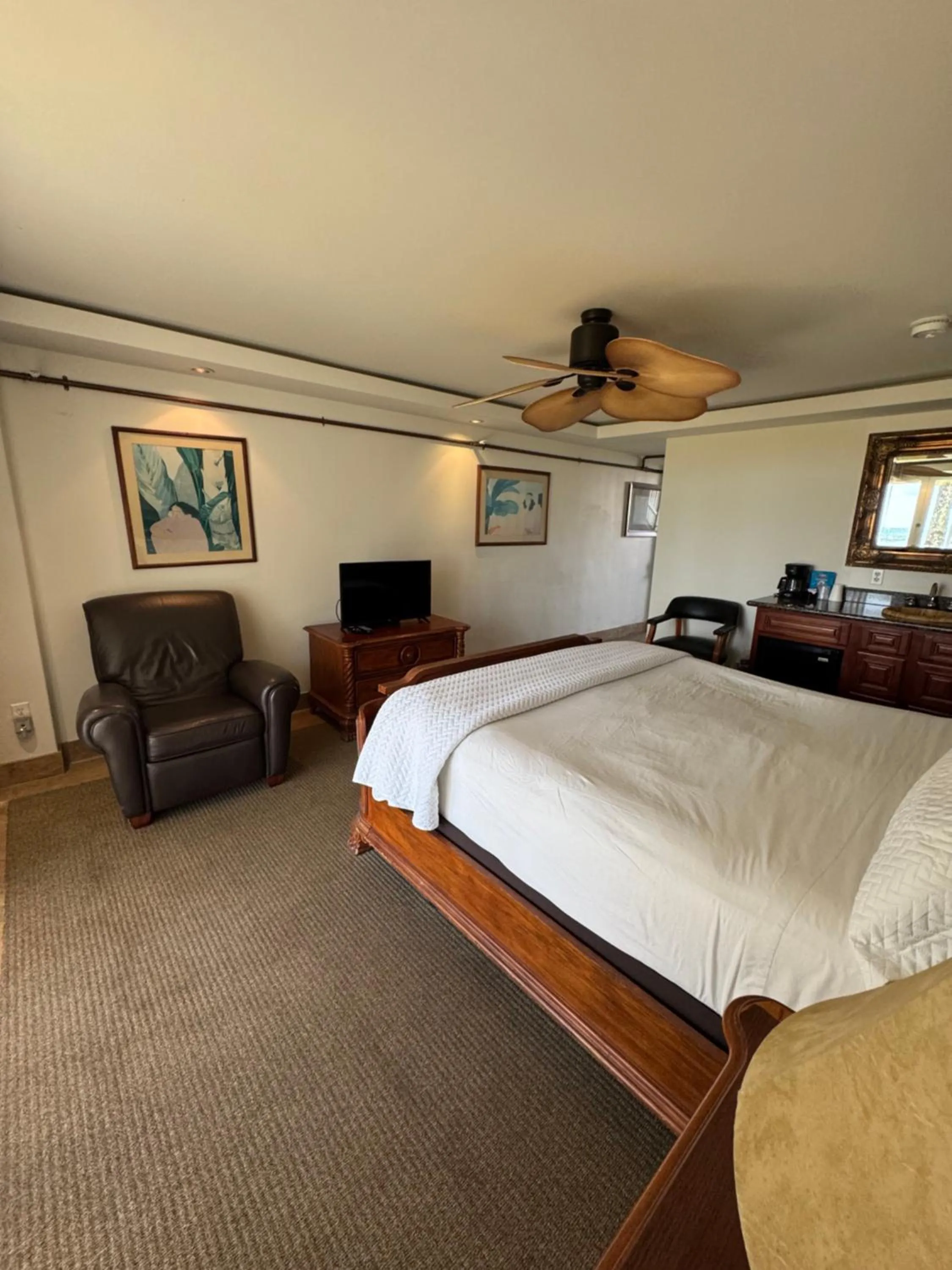 Photo of the whole room, Bed in Hotel Coral Reef