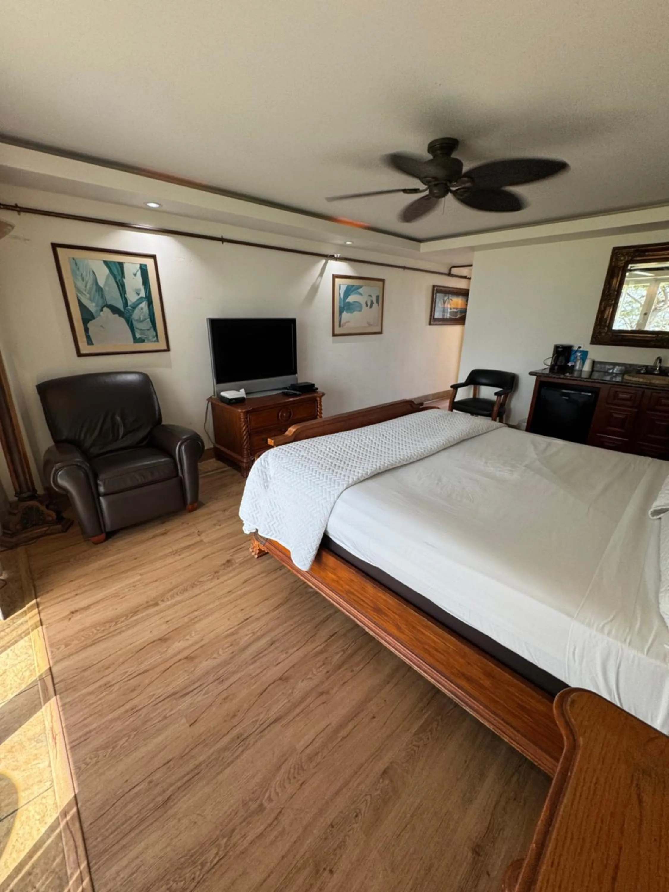 TV and multimedia, Bed in Hotel Coral Reef