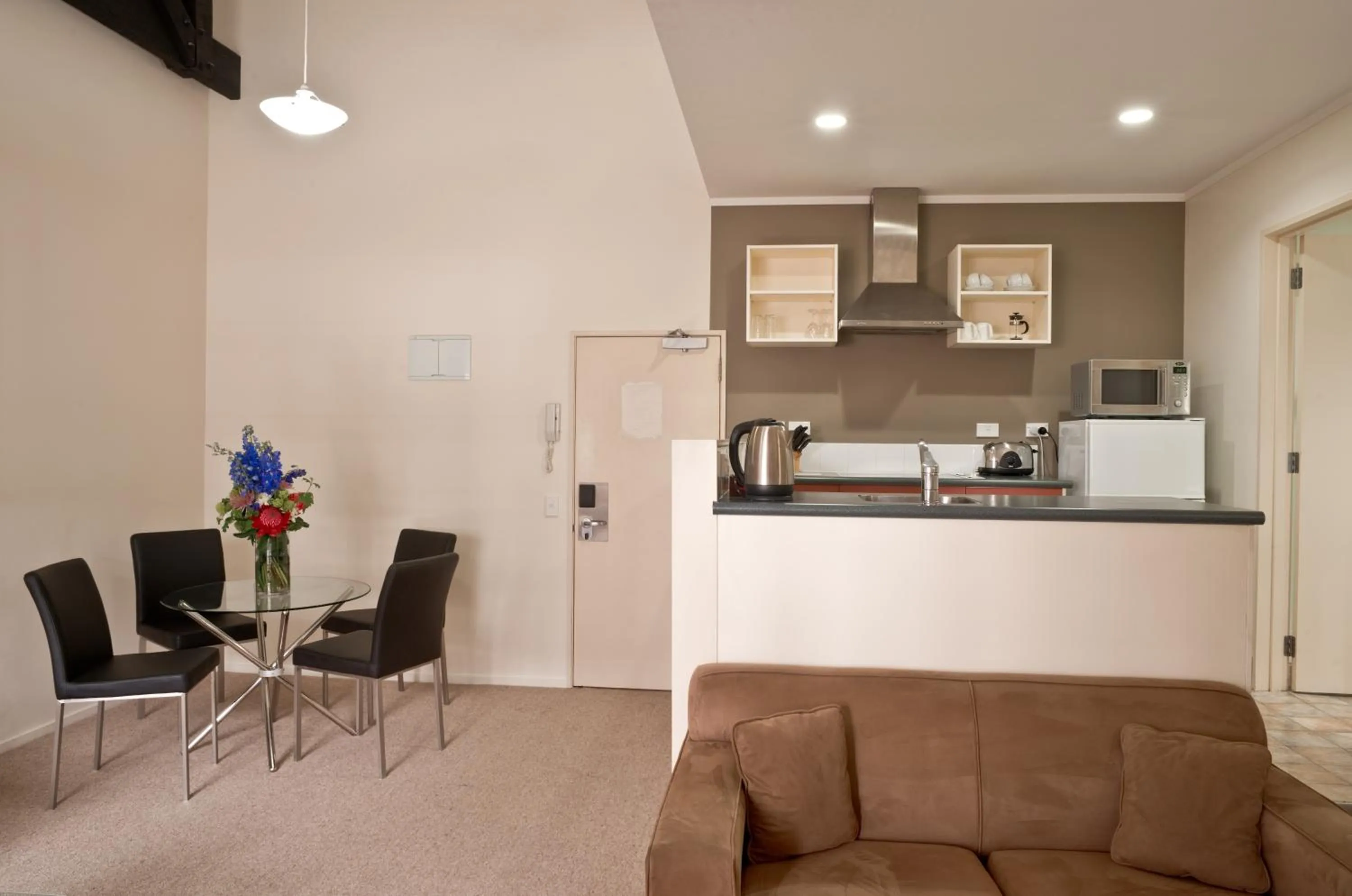 Kitchen or kitchenette in Courtenay Village