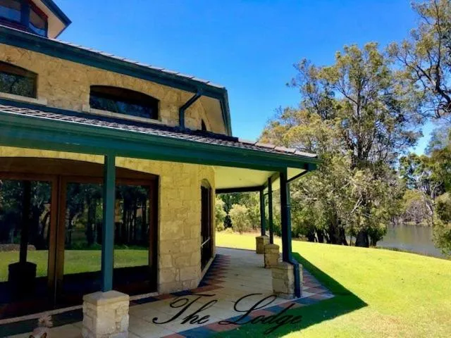 Property building in Harmony Forest Cottages & Lake side Lodge
