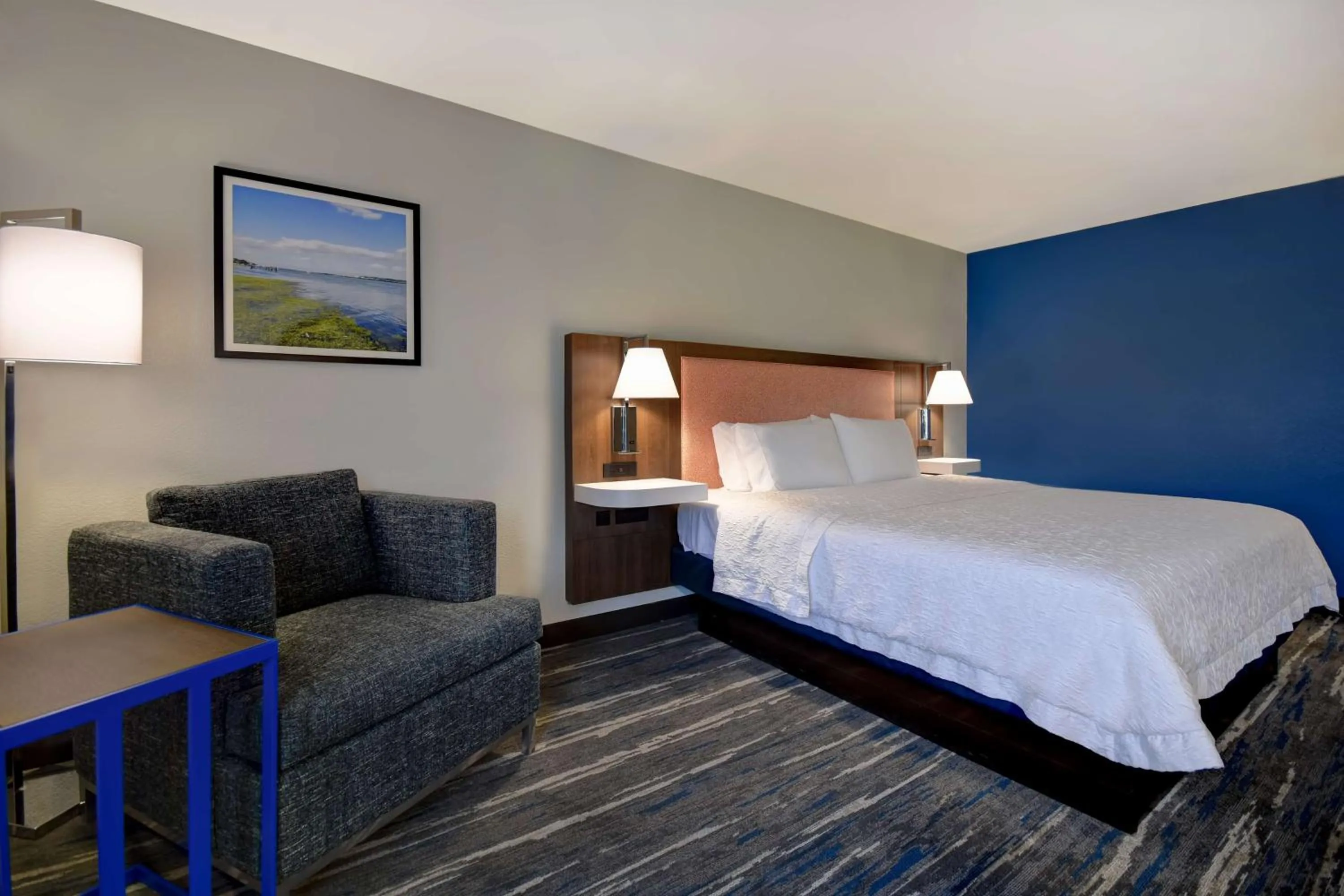 Bed in Hampton Inn Potomac Mills Woodbridge