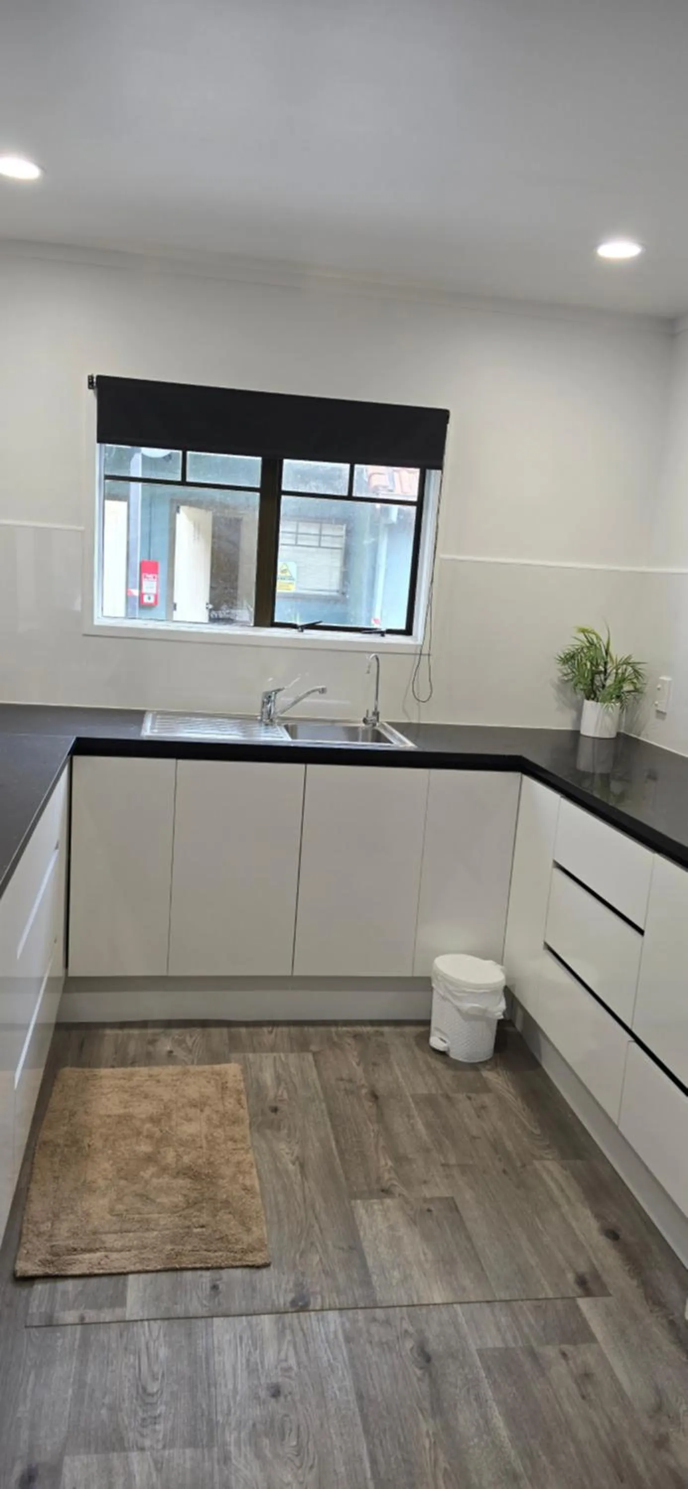 Kitchen or kitchenette in Baden Lodge Motel - PRIVATE SPA Bath