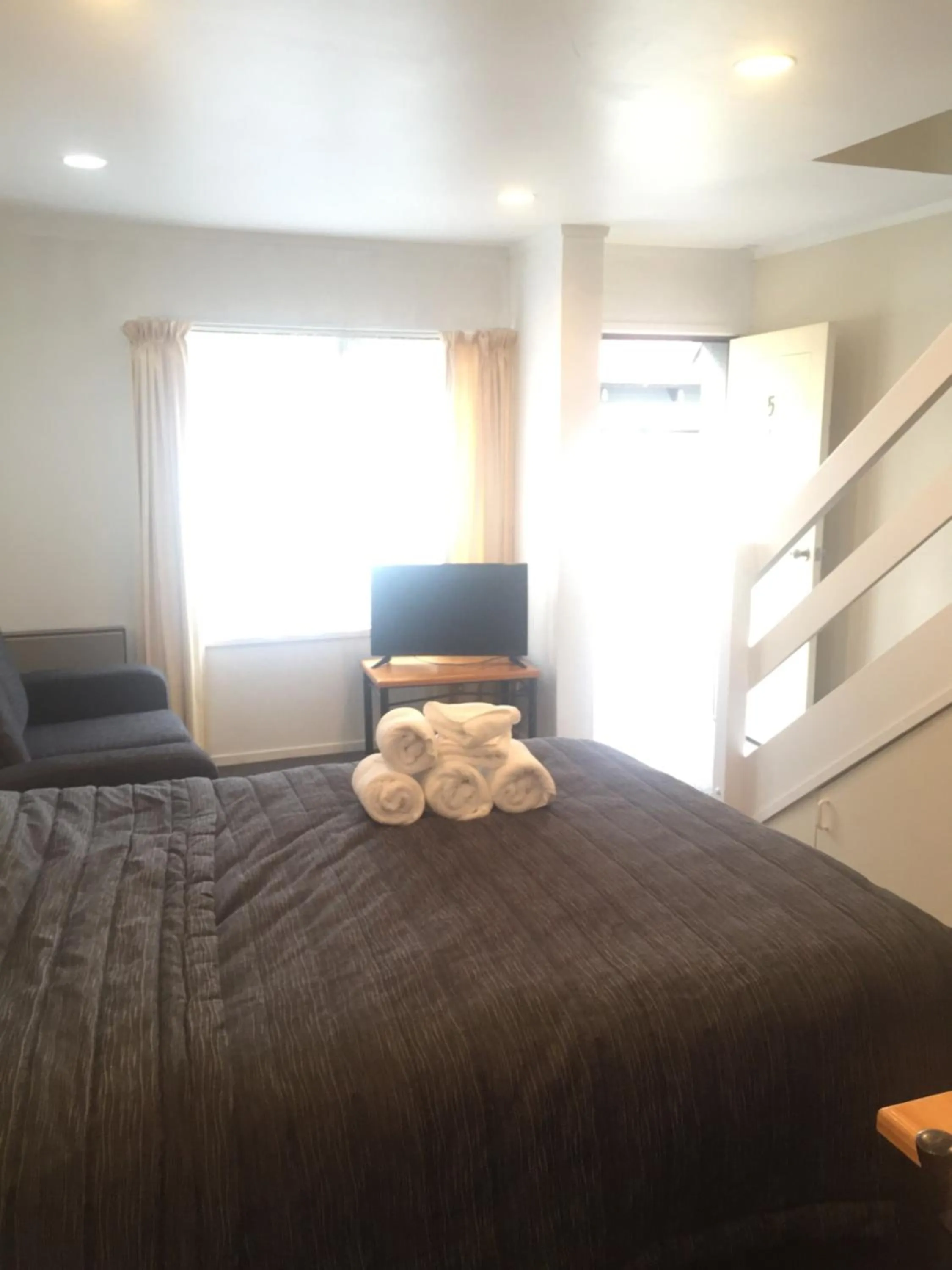 Bed in Baden Lodge Motel - PRIVATE SPA Bath