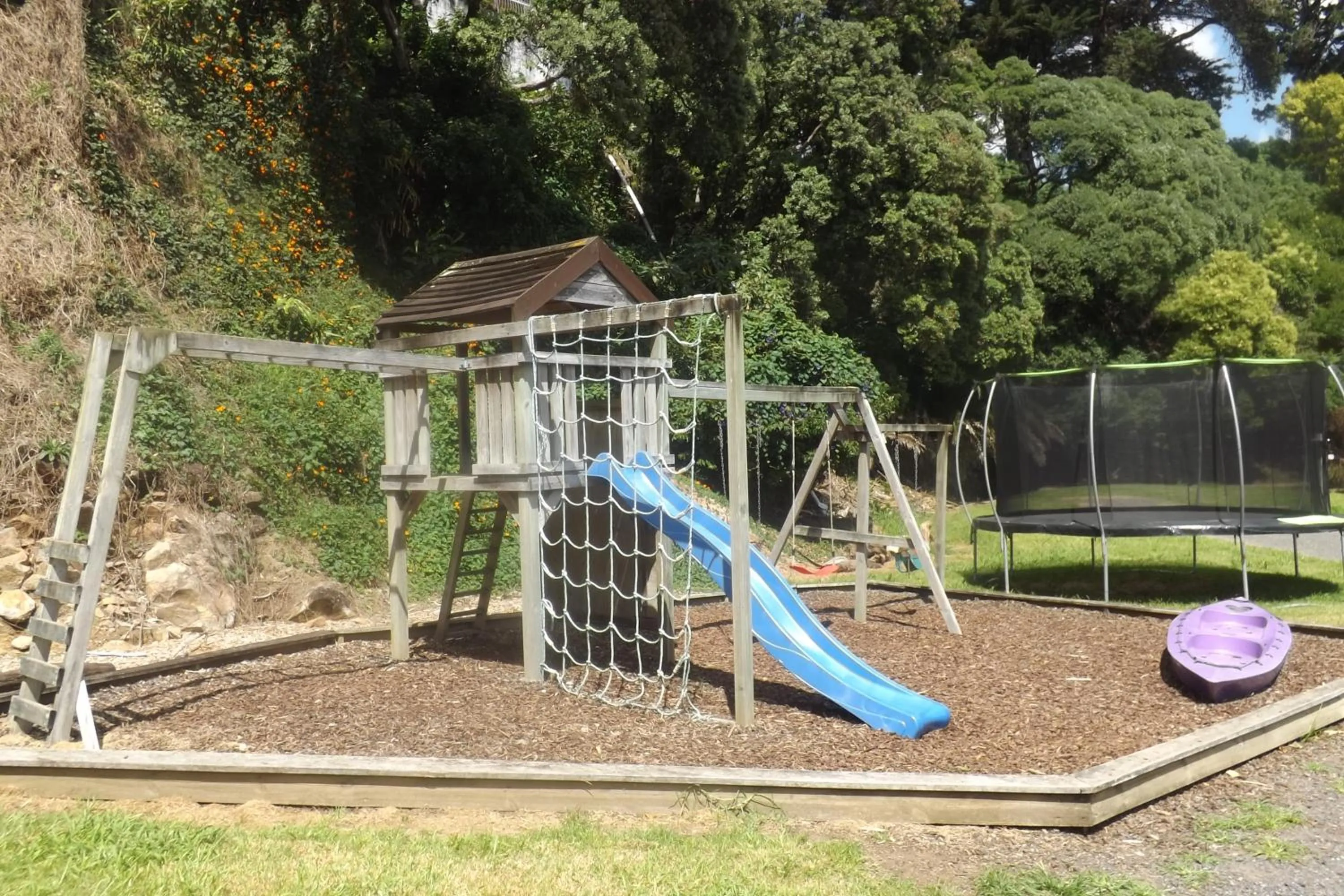 Children play ground in Waterfalls Estate - Motel & Campground