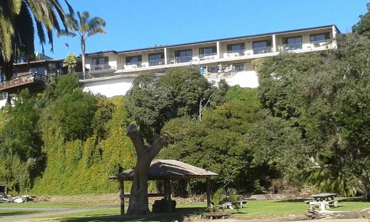 Garden in Waterfalls Estate - Motel & Campground