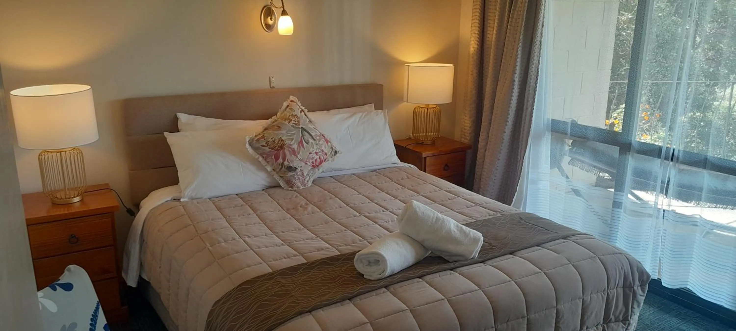 Bedroom, Bed in Waterfalls Estate - Motel & Campground