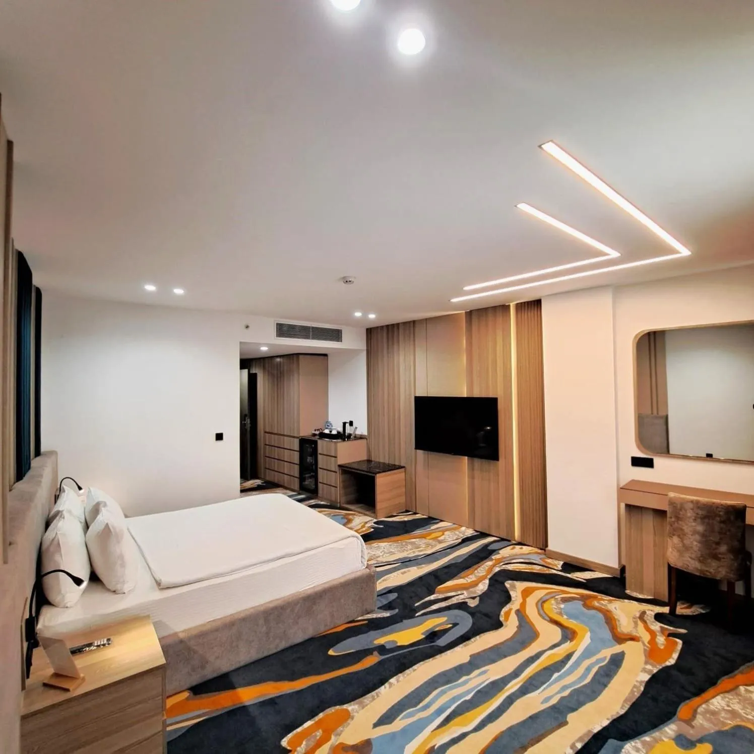 Bed in Van Royal Hotel