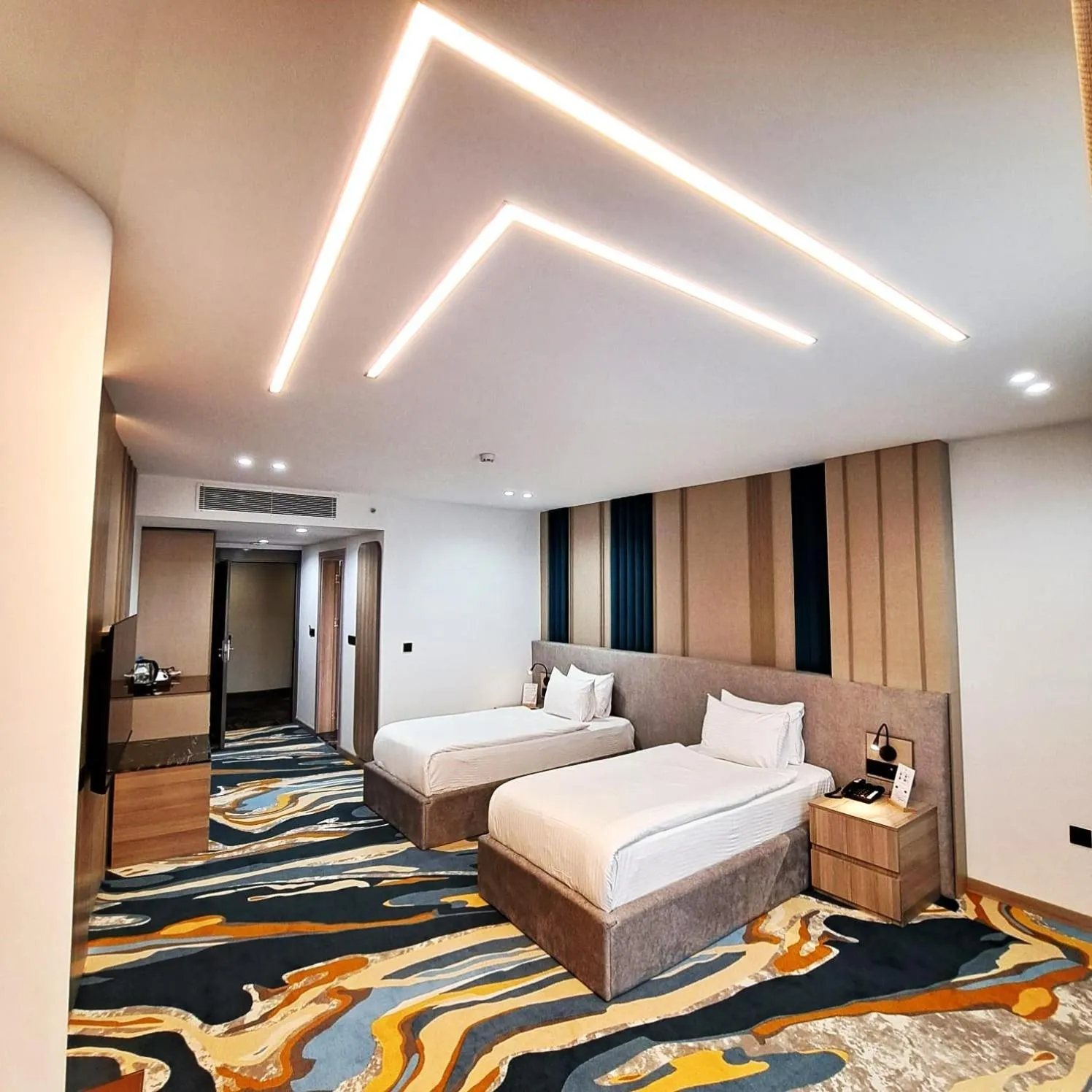 Bed in Van Royal Hotel