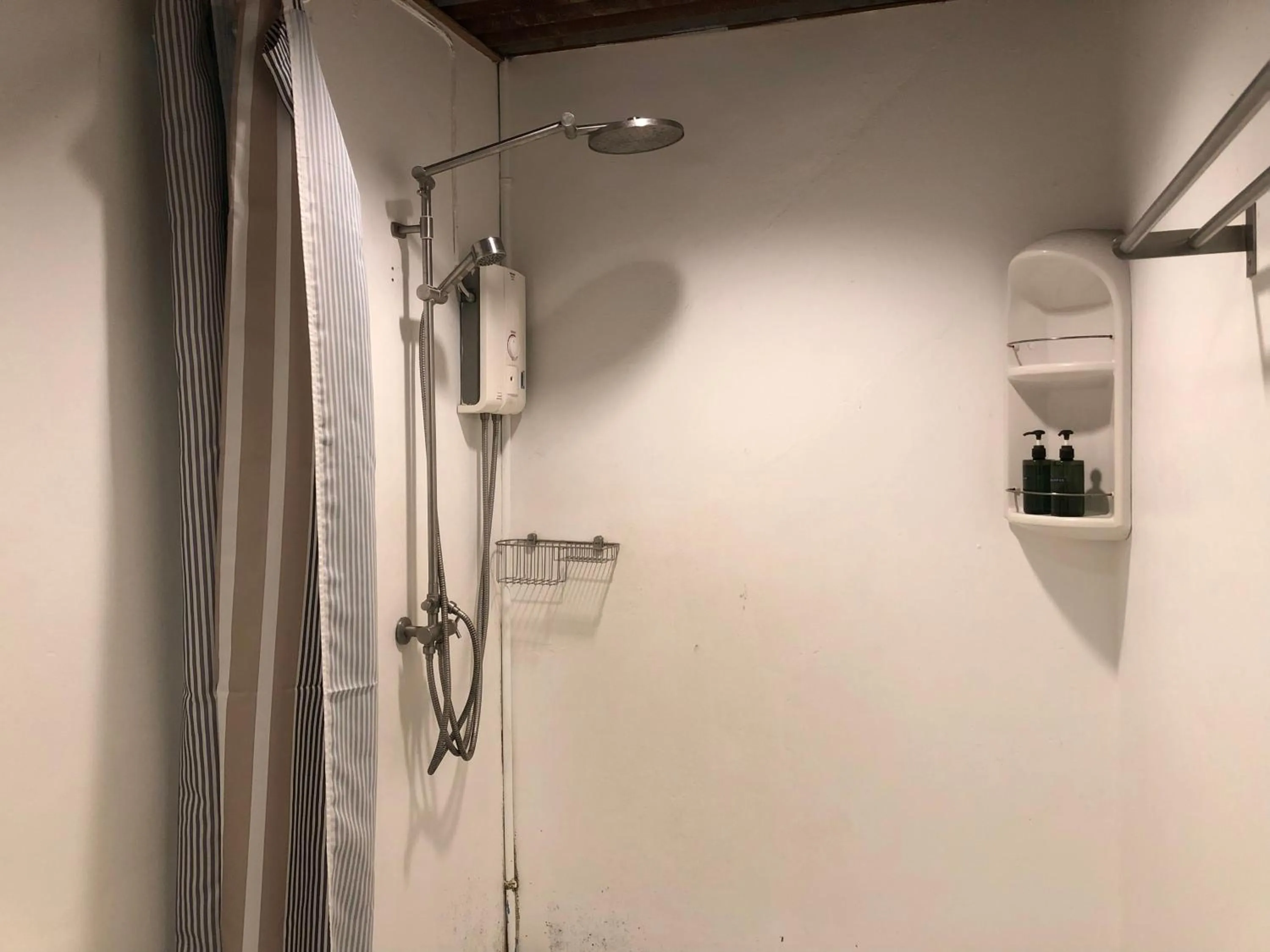 Bathroom in Suneta Hostel Khaosan