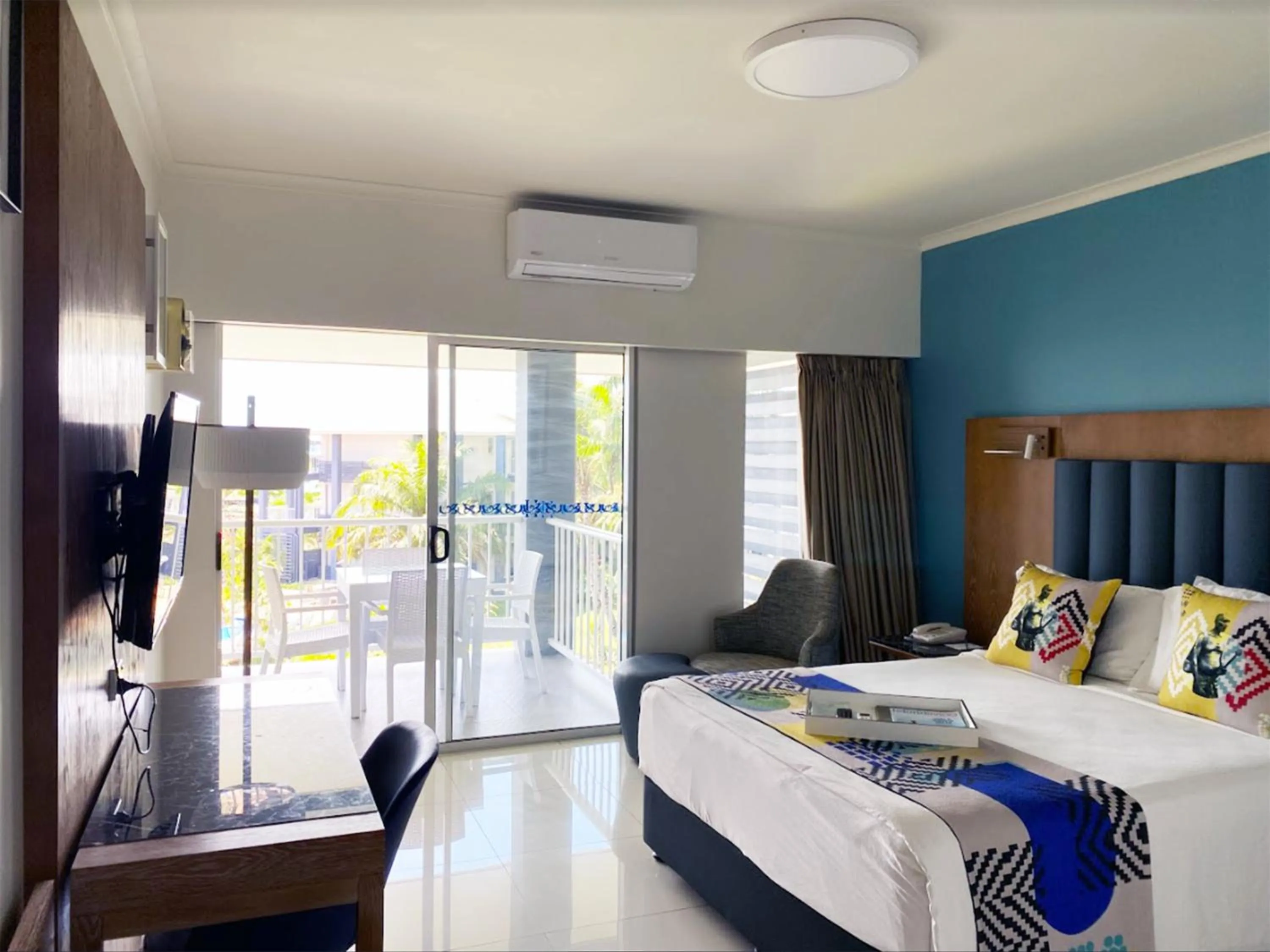 Bed in Heritage Park Hotel