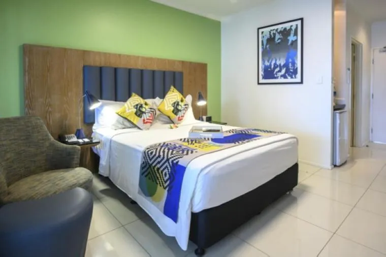 Bed in Heritage Park Hotel