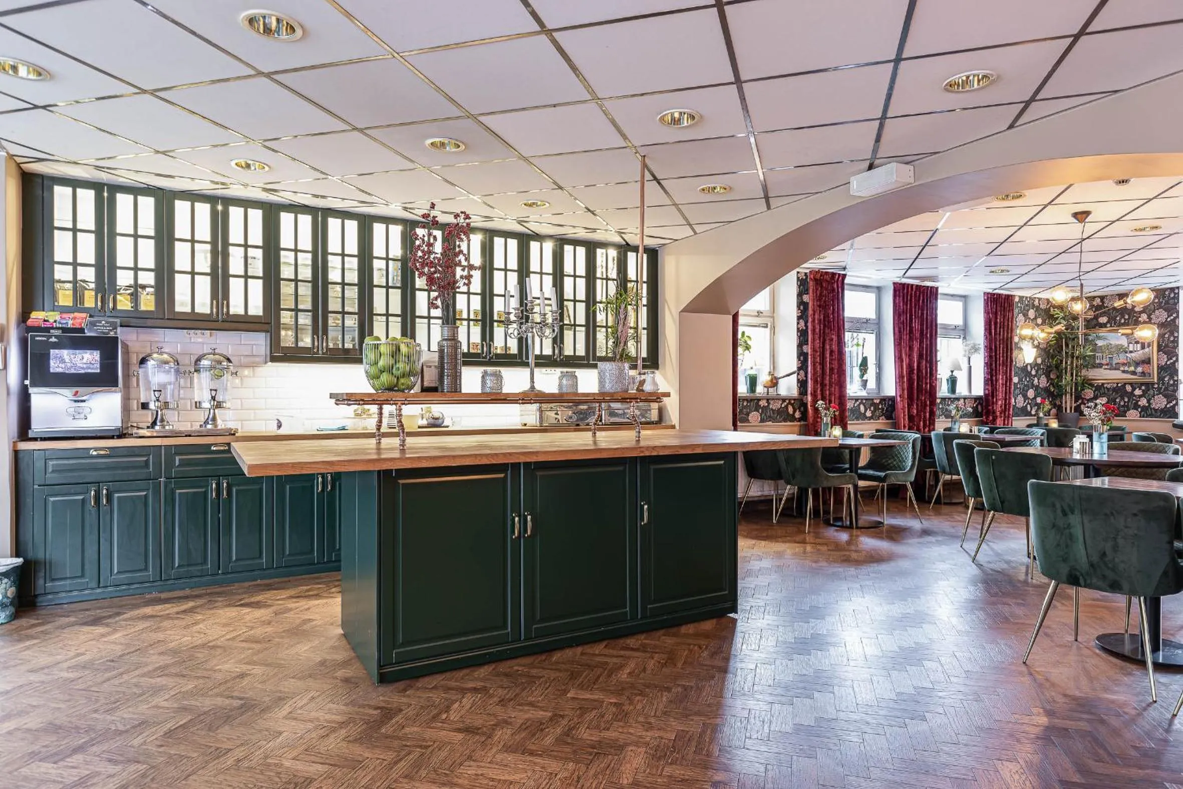 Restaurant/places to eat in Hotell Arkad