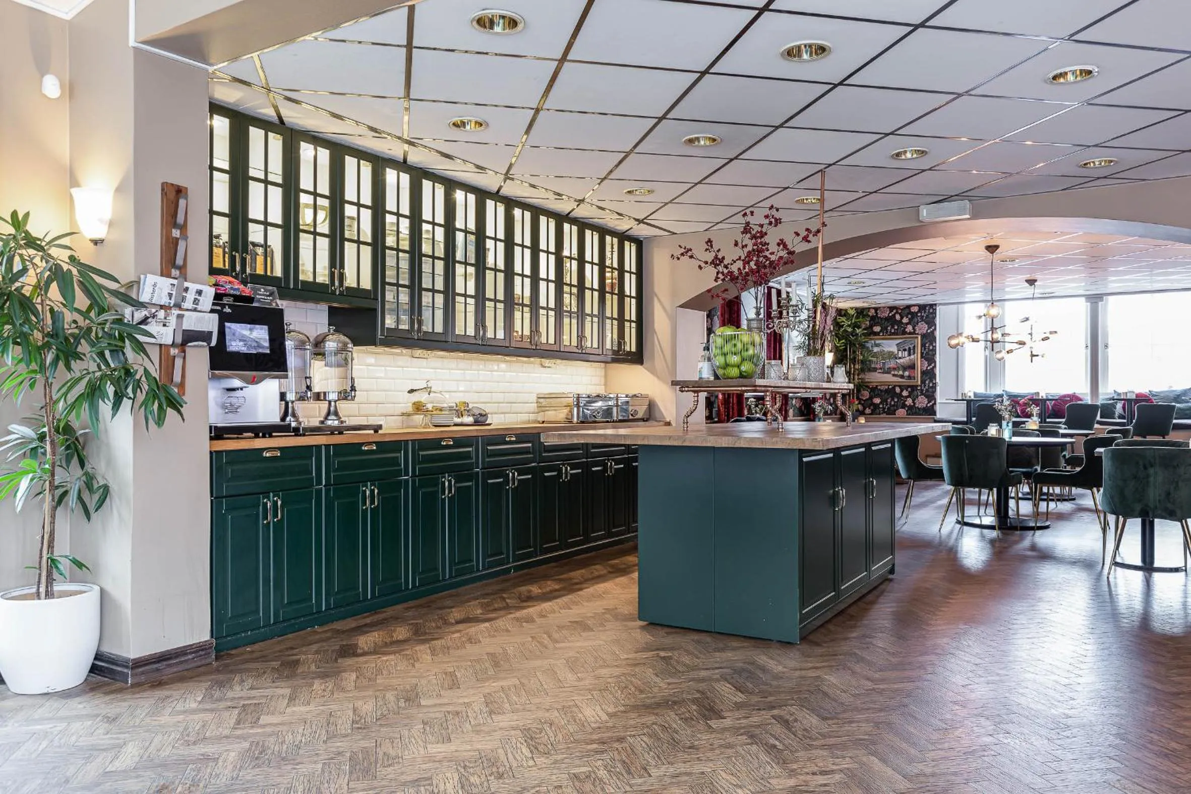 Restaurant/places to eat in Hotell Arkad