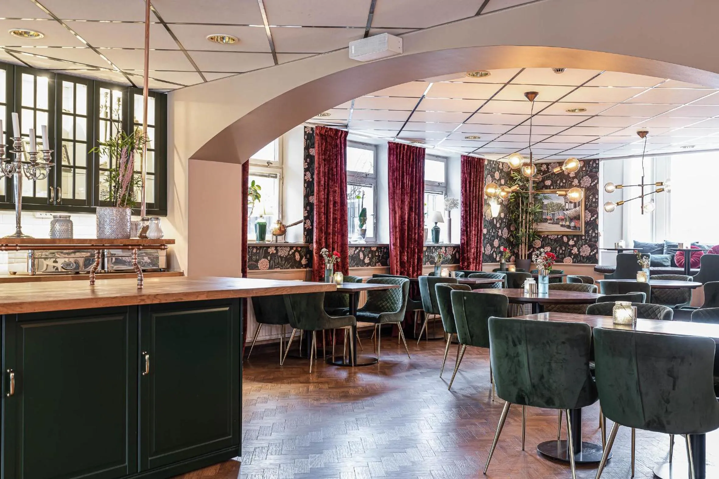 Restaurant/places to eat in Hotell Arkad