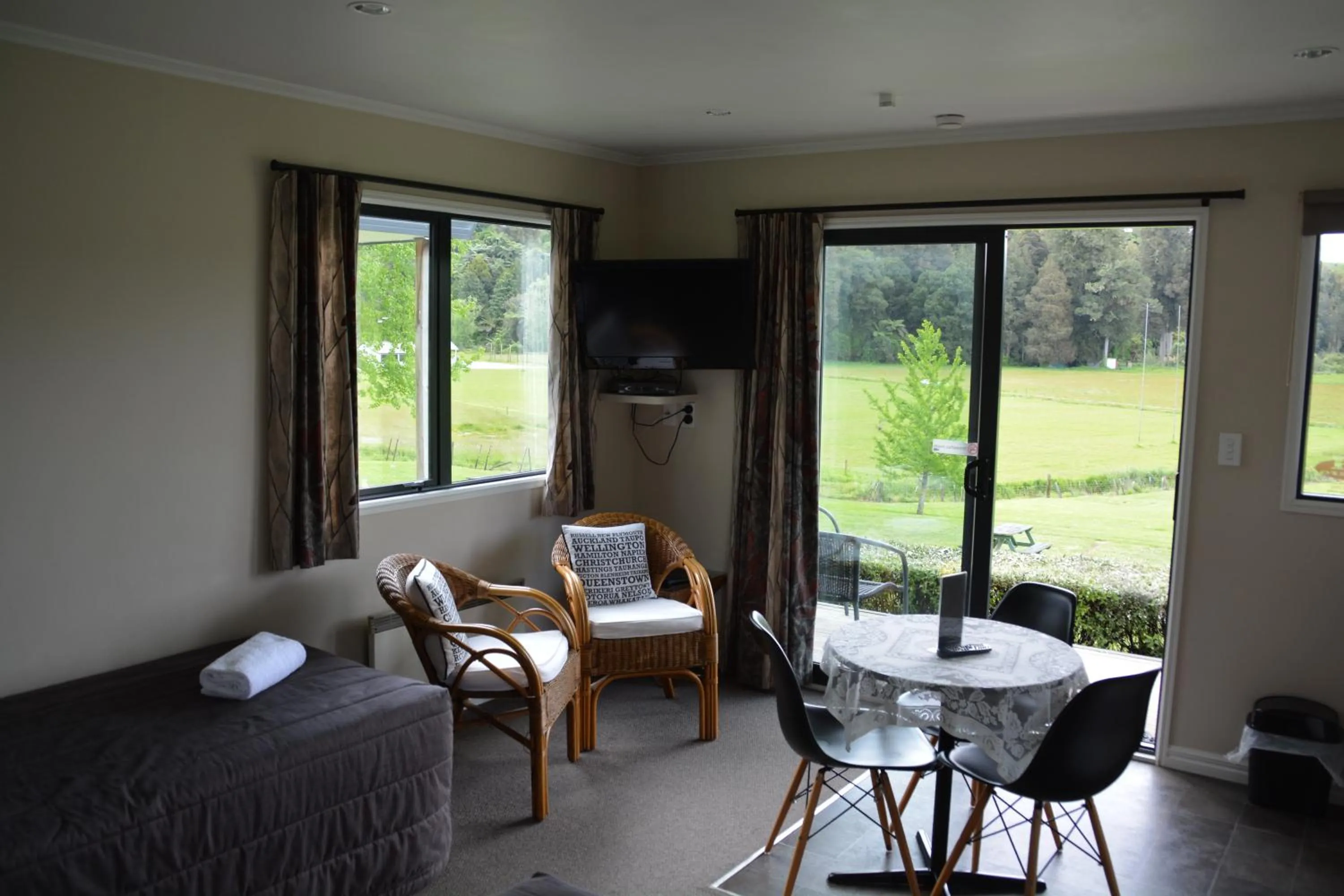 Living room in Waitomo TOP 10 Holiday Park