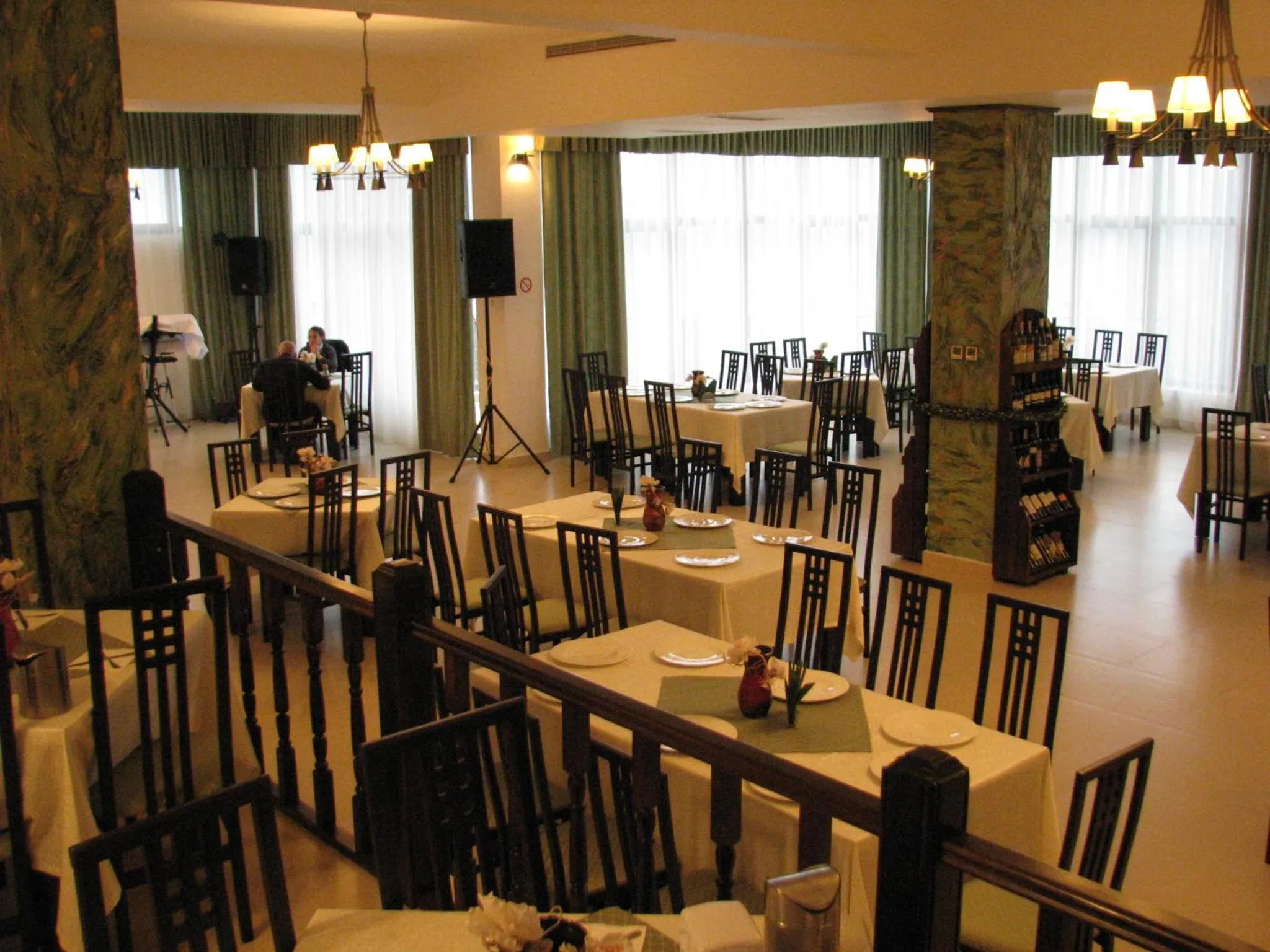 Restaurant/places to eat in Hotel Orizont Cozia